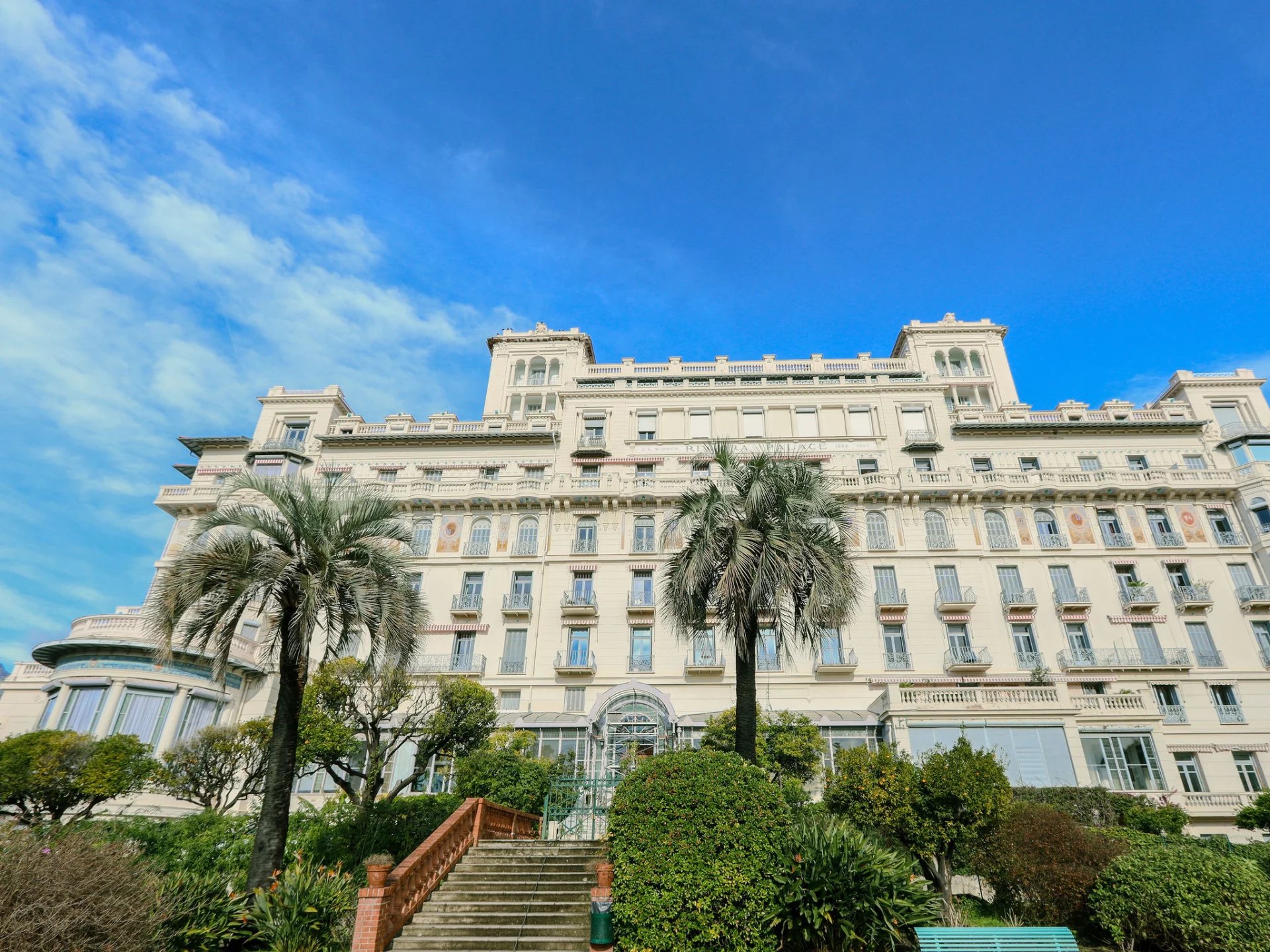 Charming duplex in an old palace in Menton