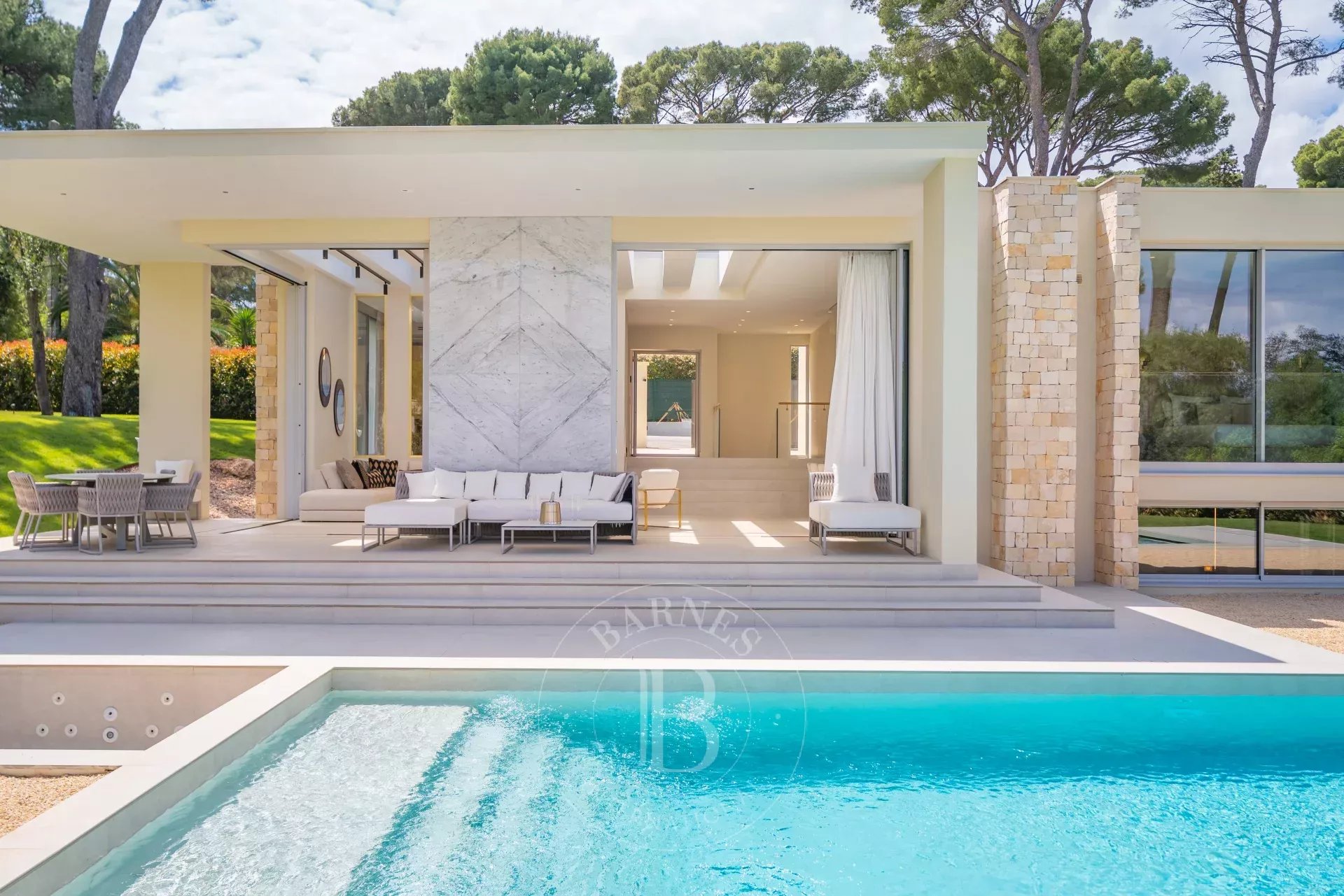 Villa Antibes - picture 4