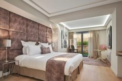 Cannes renovated 5 bedroom villa on La Croisette with sea view — photo 7 of 7