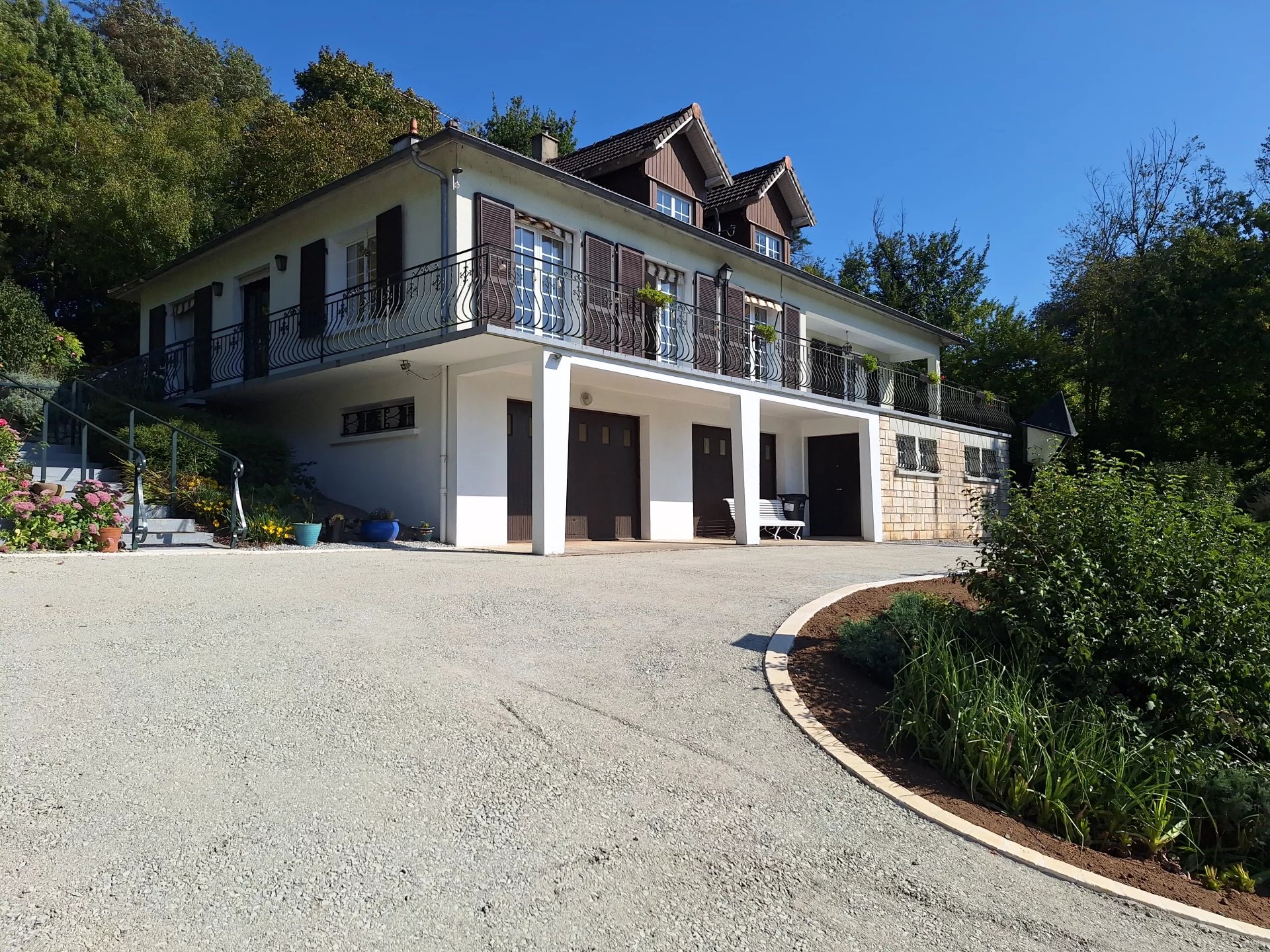 House in Charroux - view 1