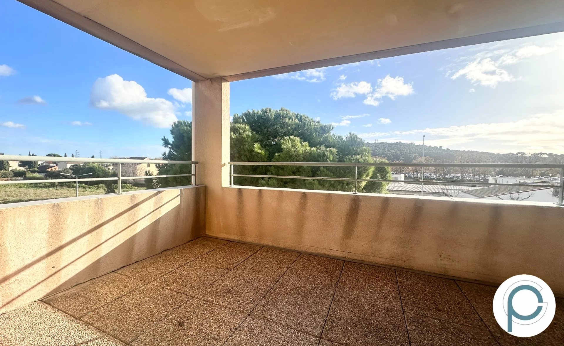 Sanary/Ollioules - T3 avec terrasse et parking