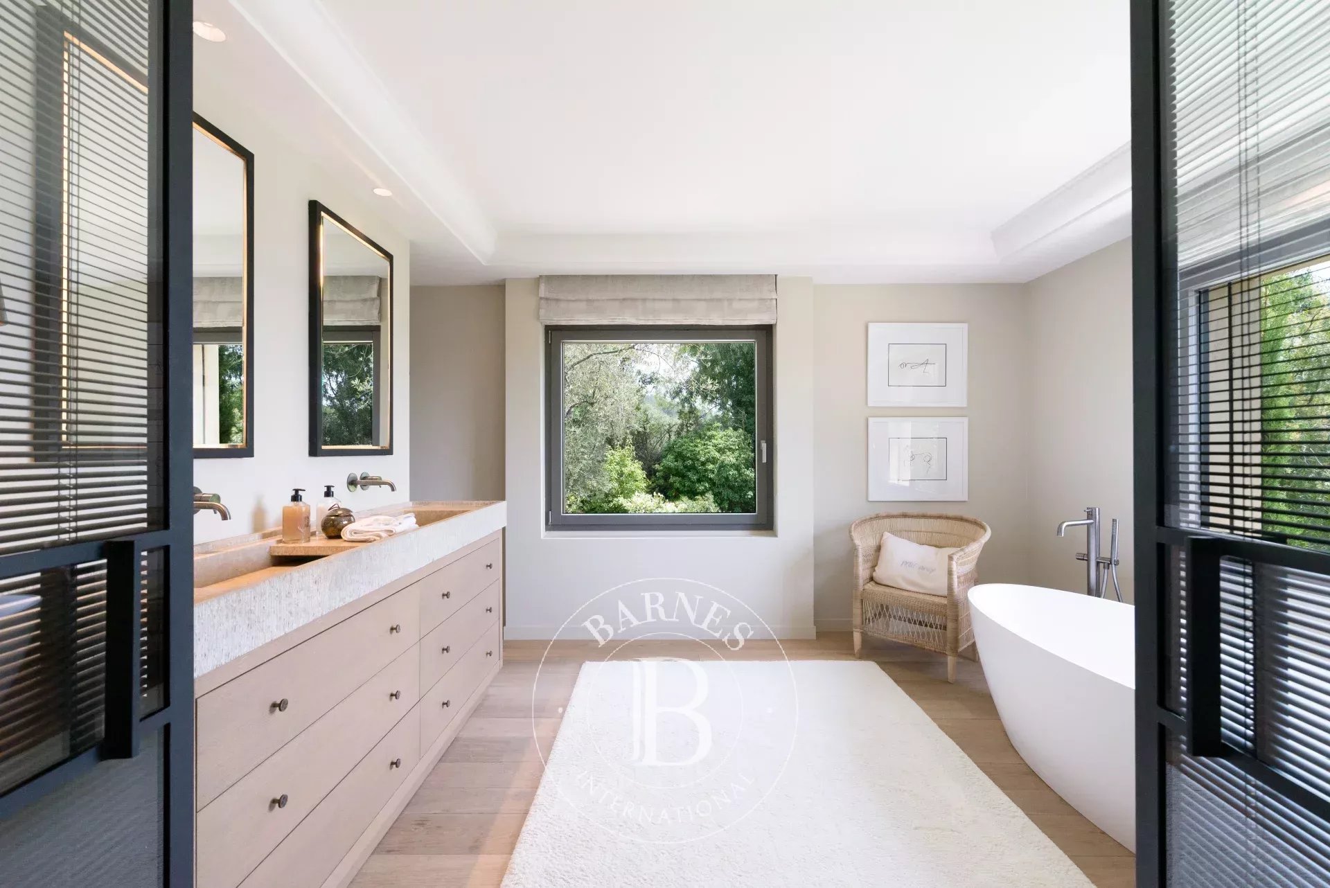 Ev Mougins - picture 8