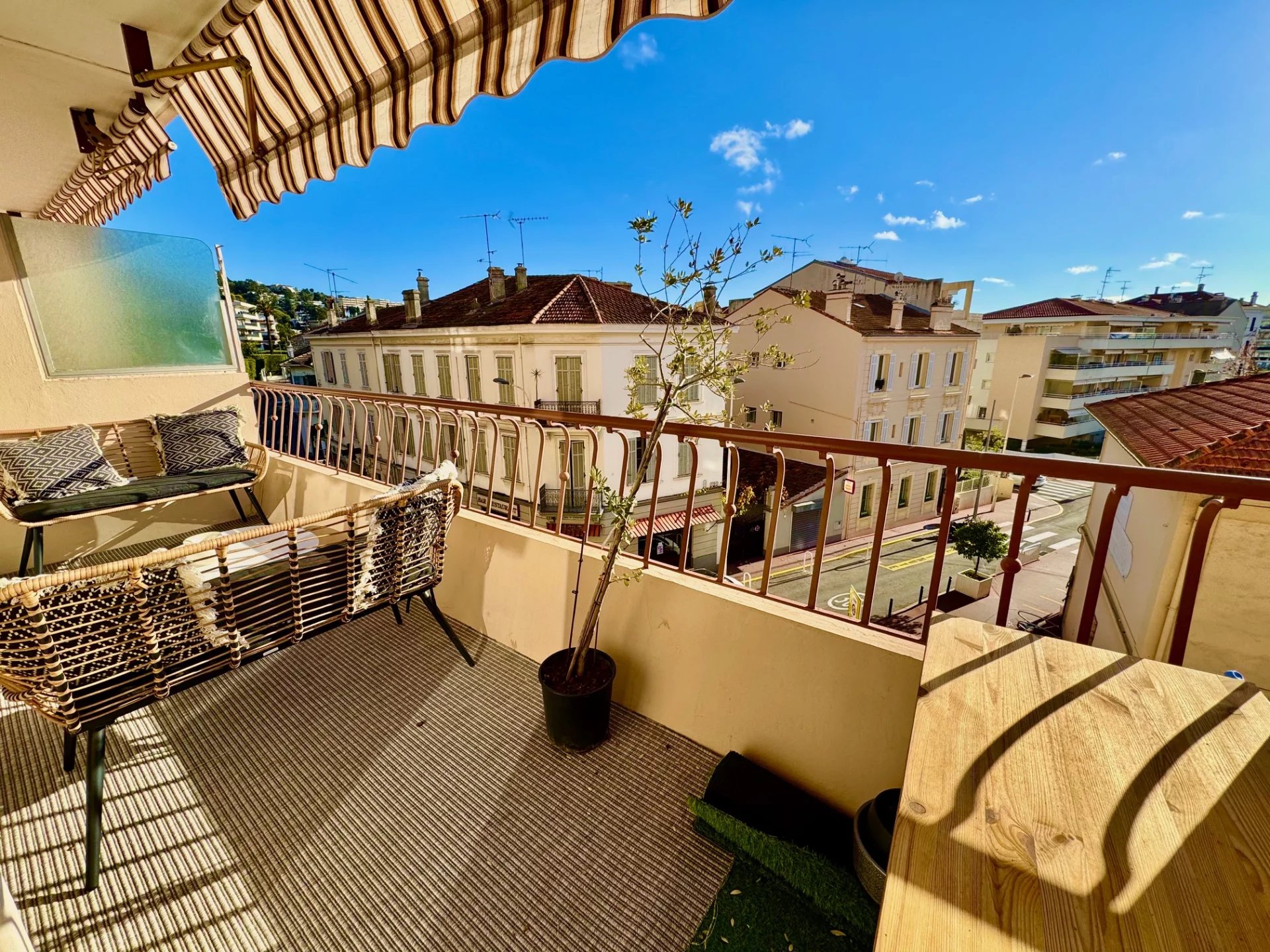 Cannes 2-room flat for sale near the centre