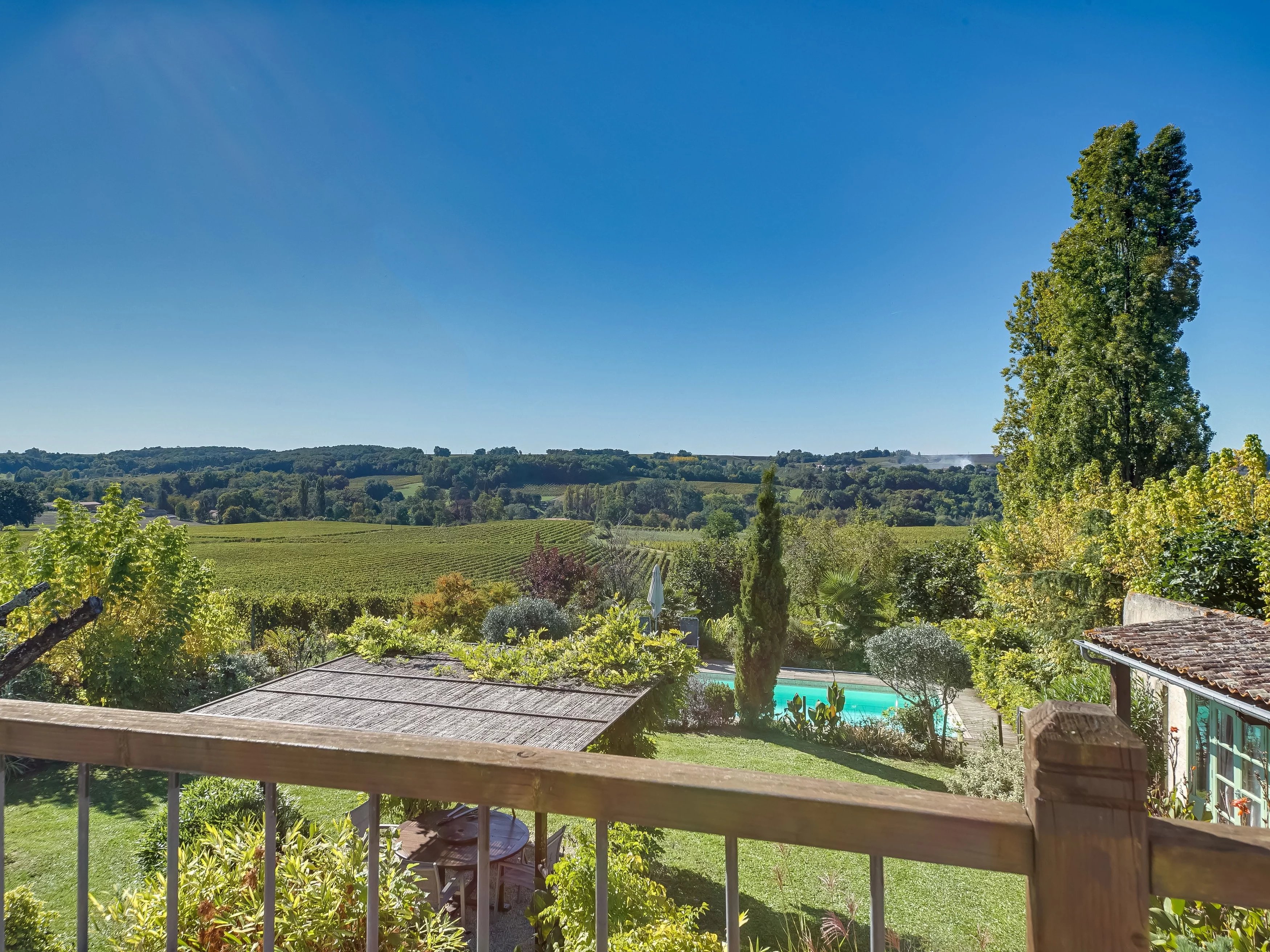 House in Pineuilh - view 1