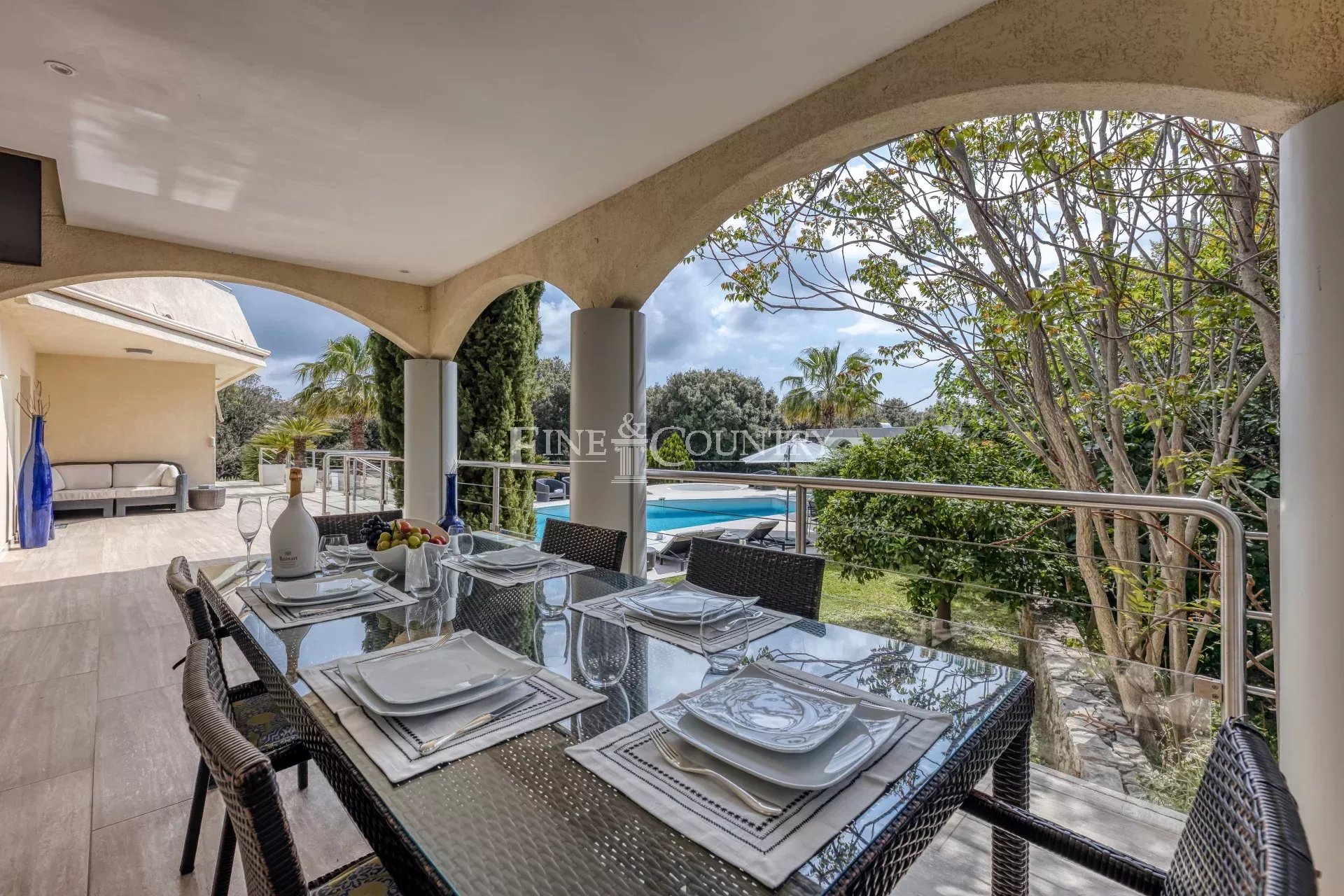 Photo of for sale property in Valbonne with tennis and hélipad