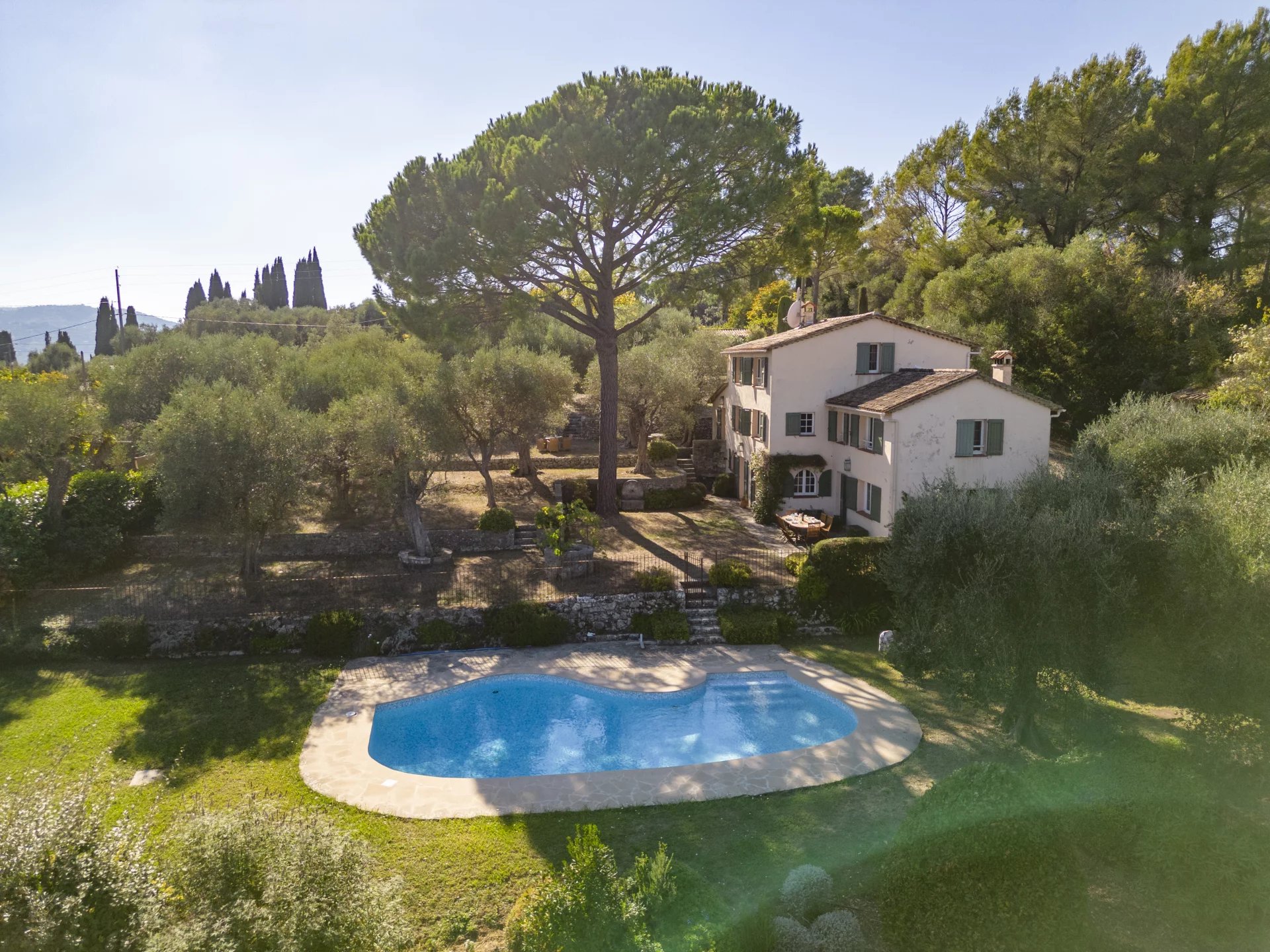 Beautiful house with swimming pool and large grounds - Grasse St Jacques Beautiful house with swimming pool and large grounds - Grasse St Jacques