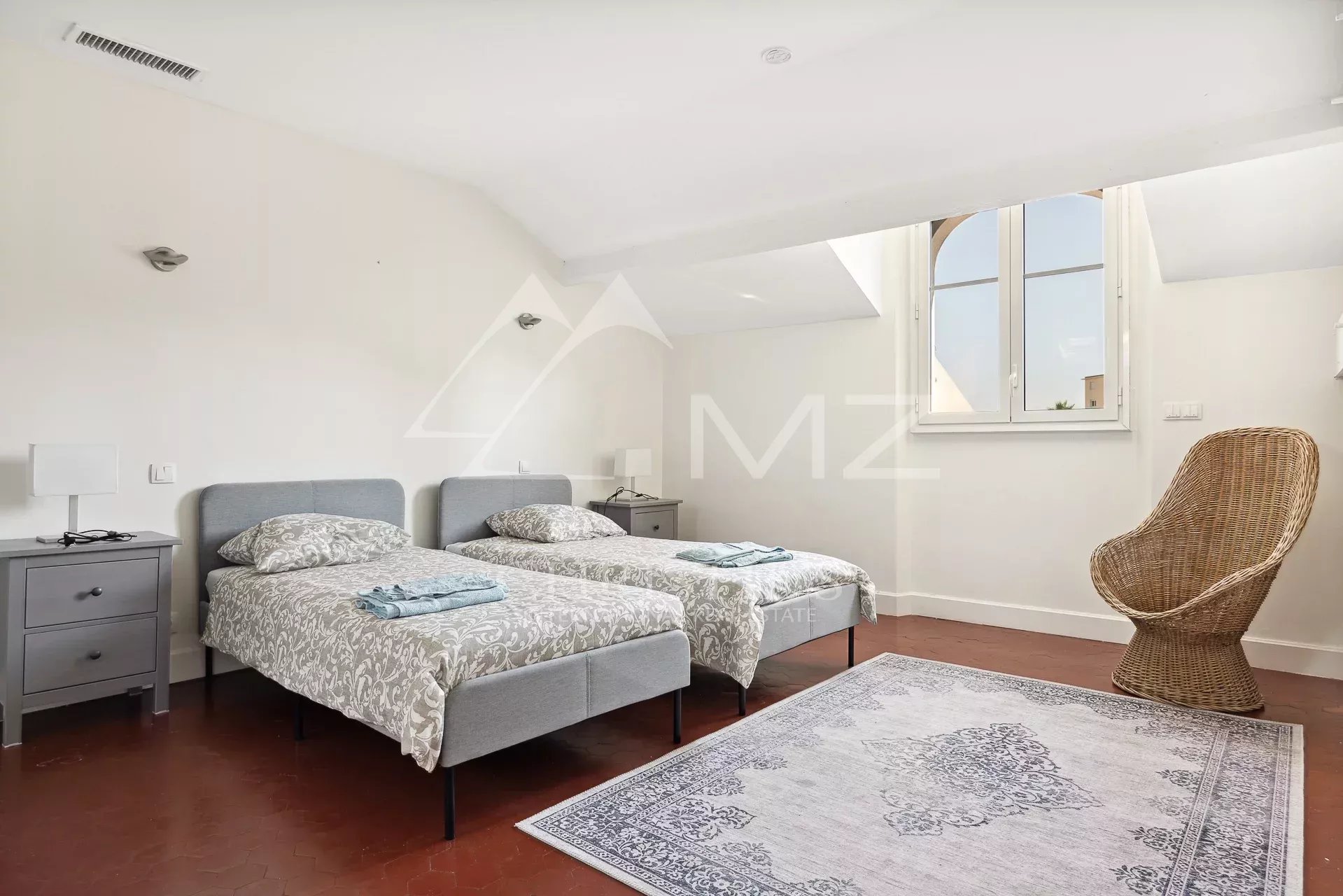6 Bedroom Villa/Townhouse's Image 5