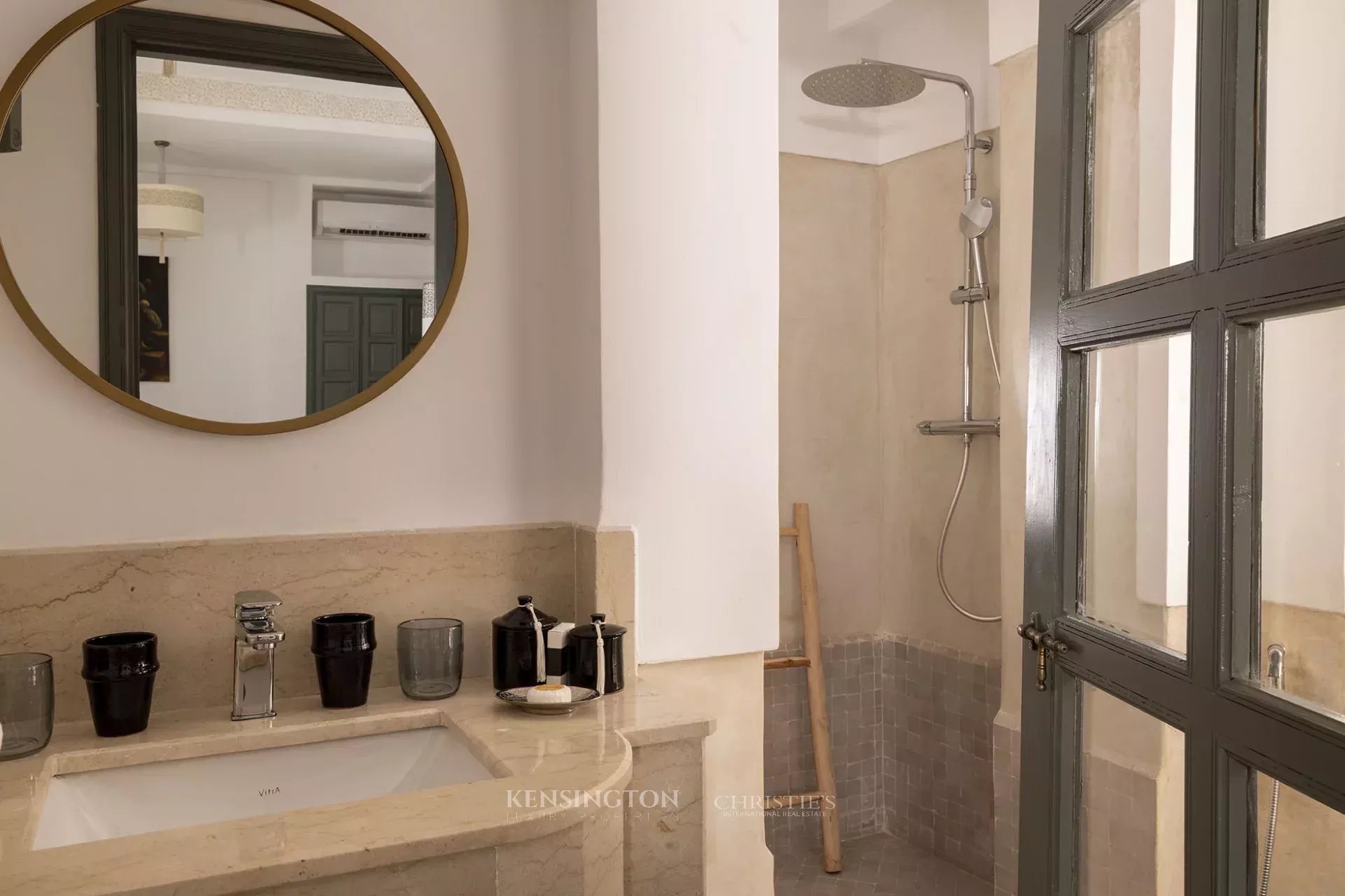 7 Bedroom Villa/Townhouse's Image 18
