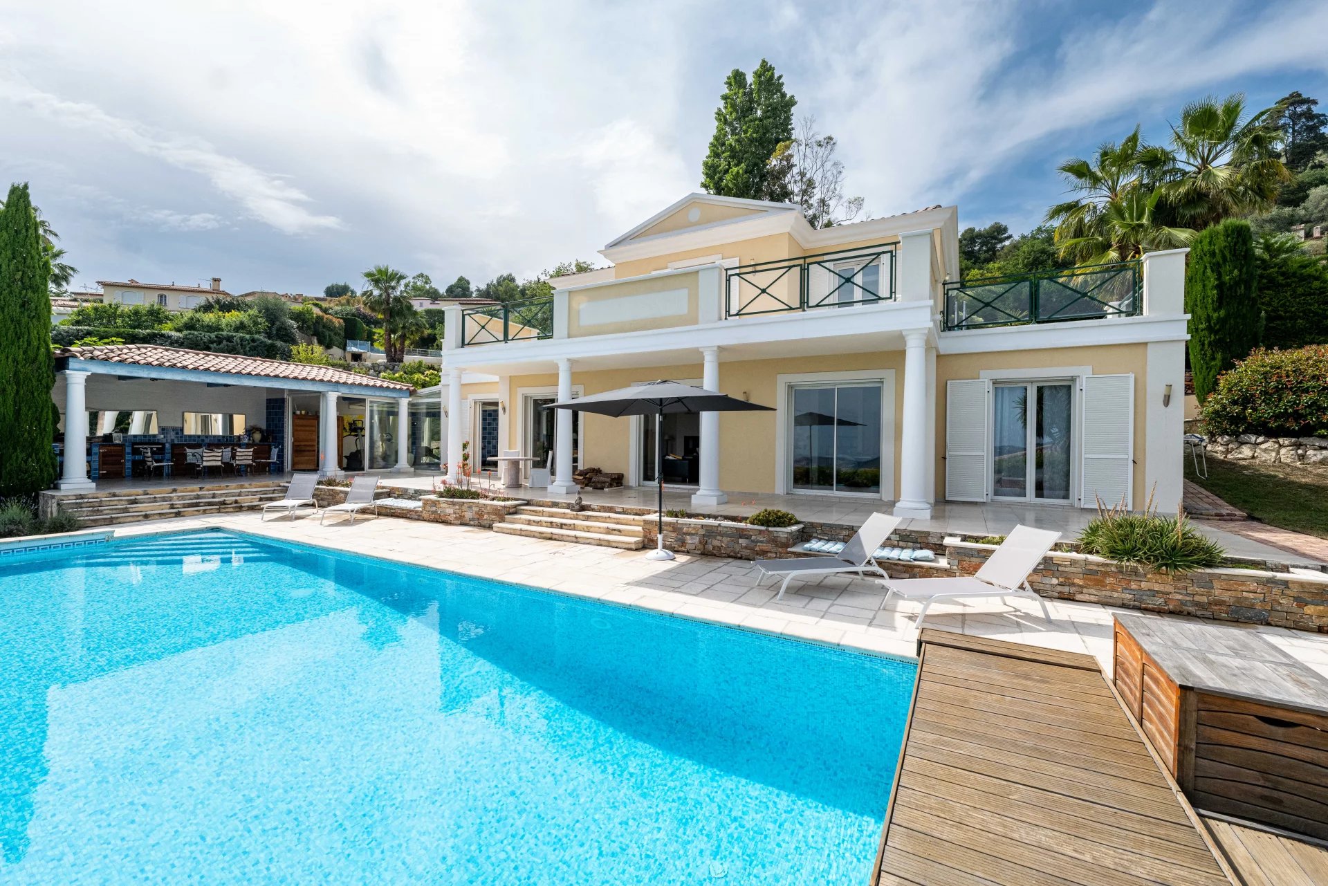 Falicon - Villa 7 pièces avec piscine chauffée, jardin 1350m², garage — photo 3