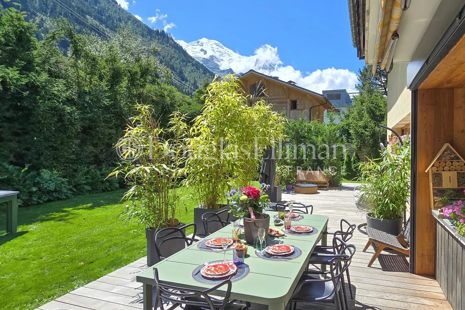 CHAMONIX – A 4-bedroom apartment in Chamonix centre - Picture n°2