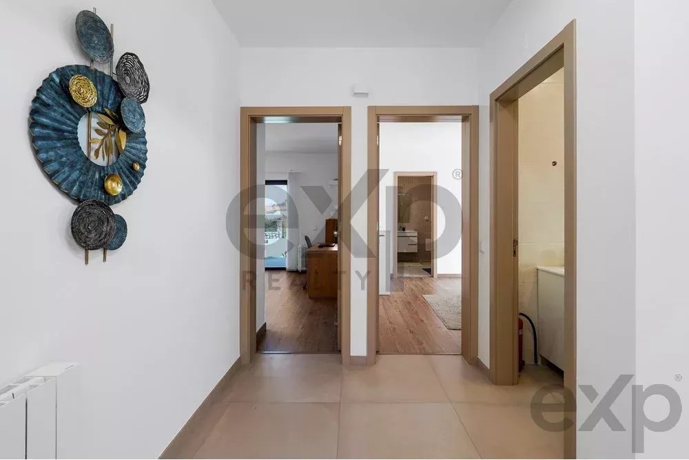 New T4 villa 5 min from Beach. 85948859 image 11