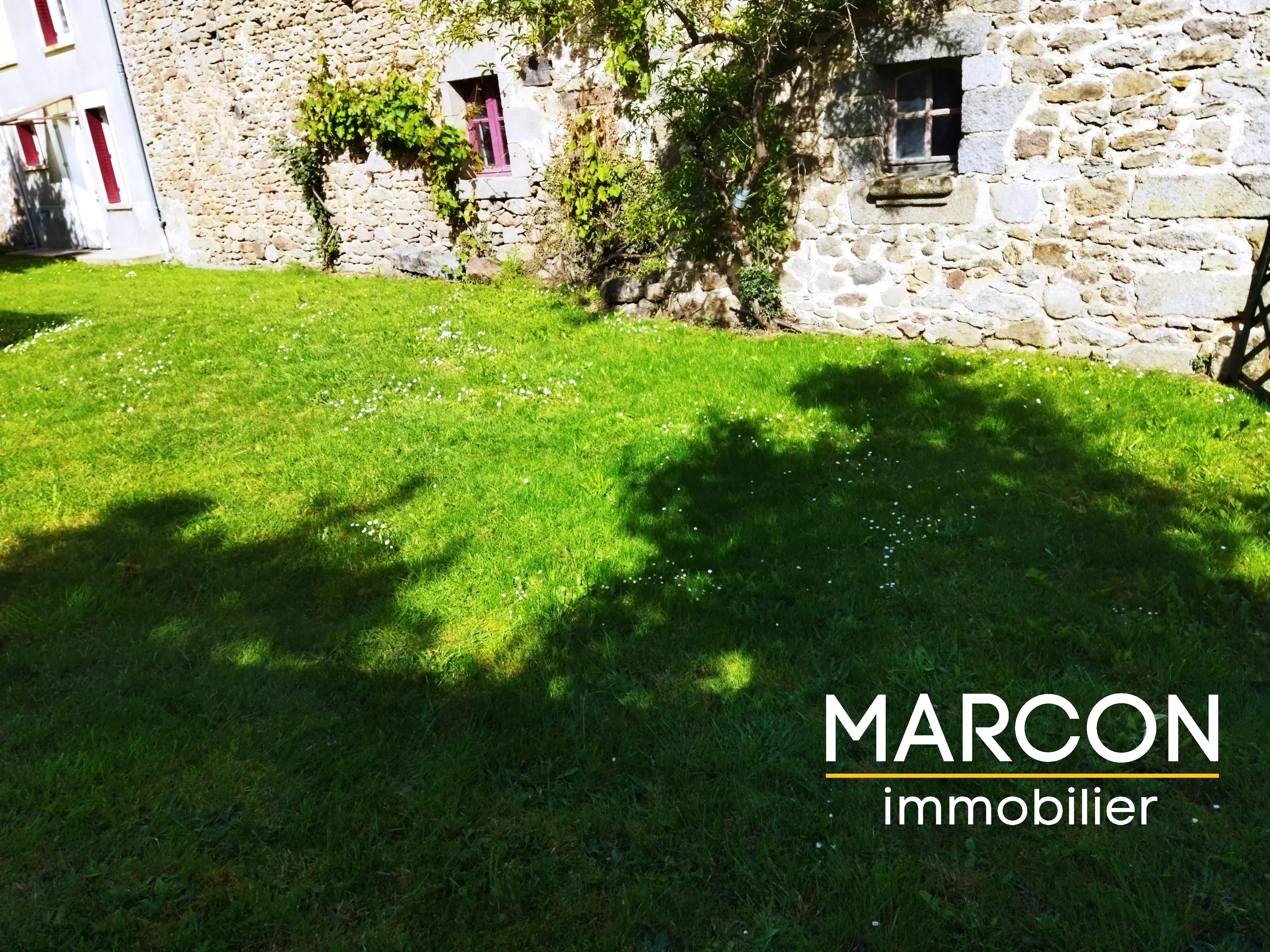 BELLE MAISON EN PIERRES entre GUERET et BOURGANEUF