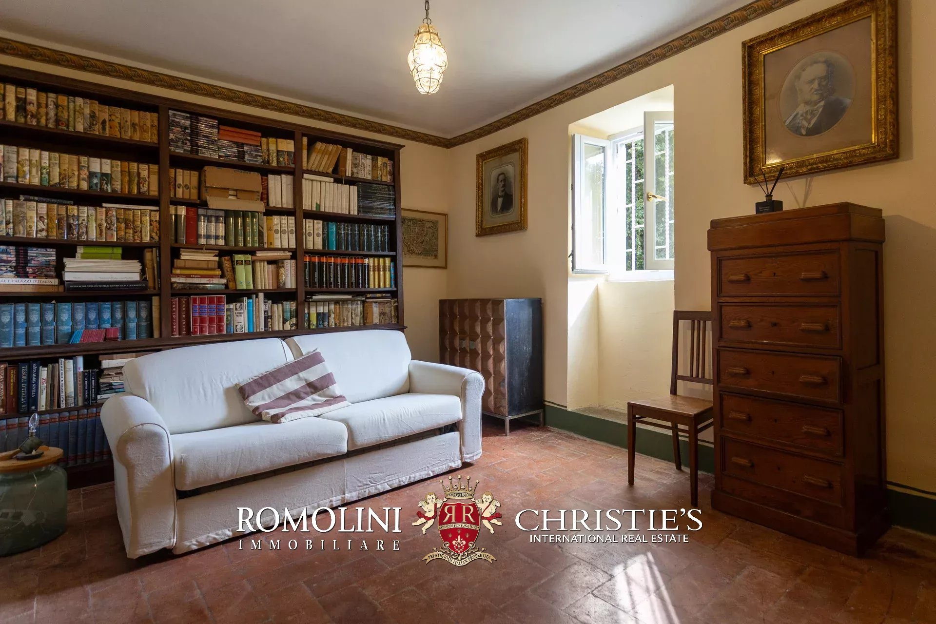 5 Bedroom Villa/Townhouse's Image 17