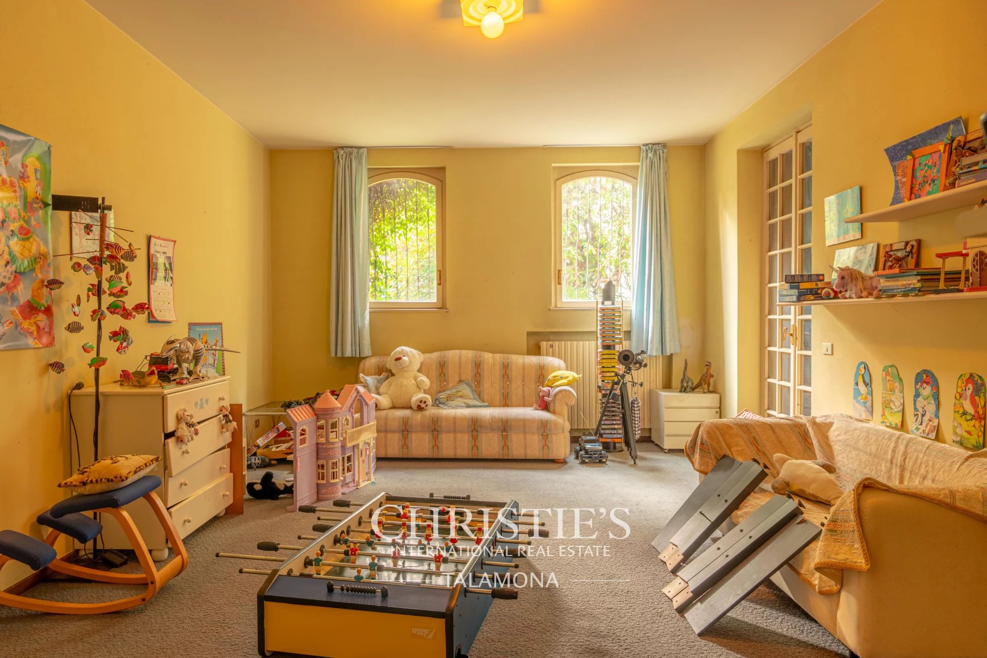 6 Bedroom Villa/Townhouse's Image 36