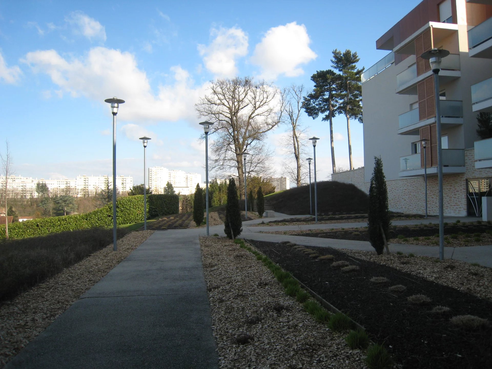 511802 Location Oullins