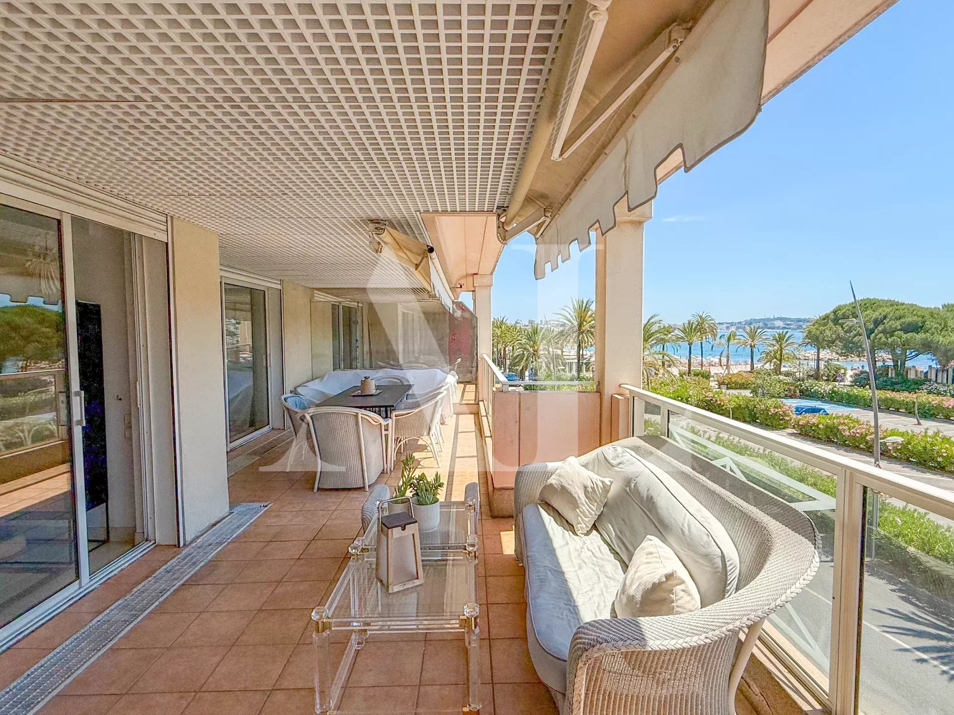 PALAIS NAPOLEON - 4 ROOMS APARTMENT SEA VIEW
