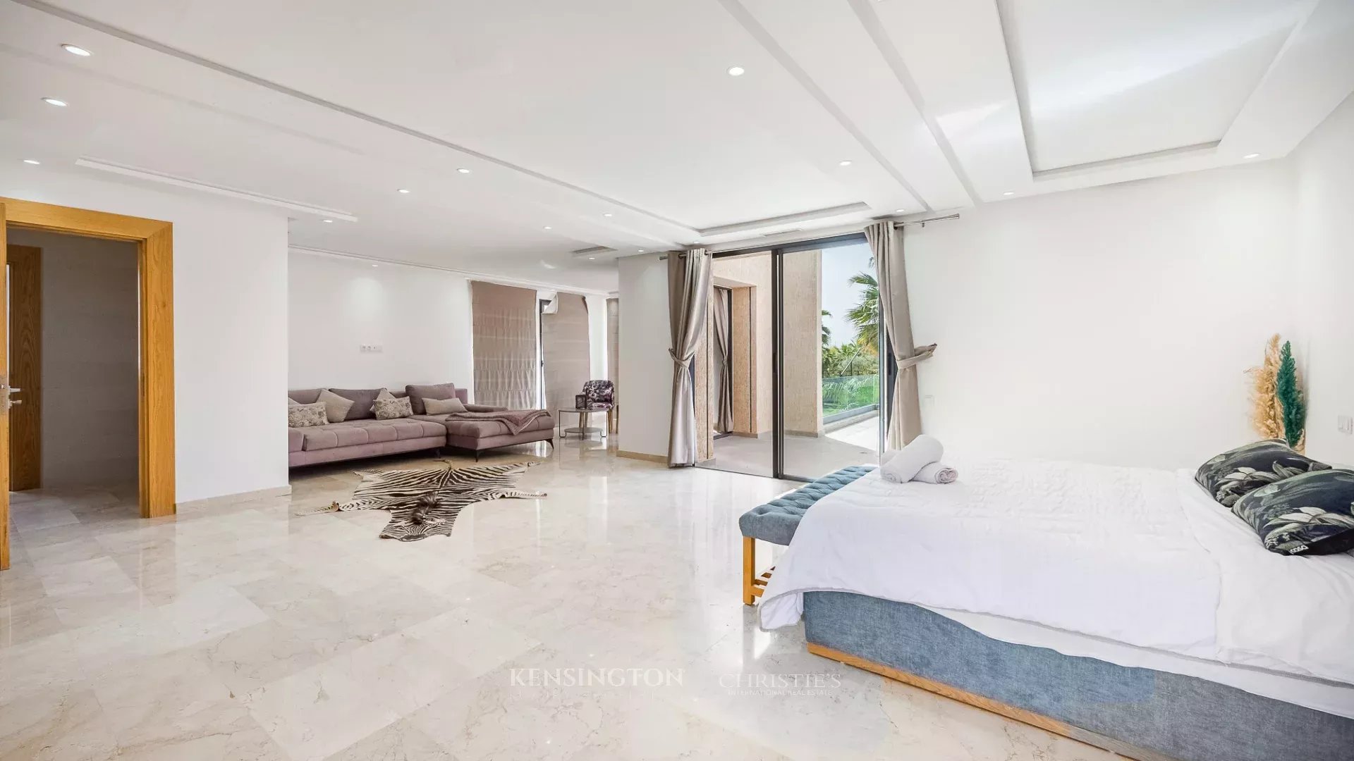 6 Bedroom Villa/Townhouse's Image 22