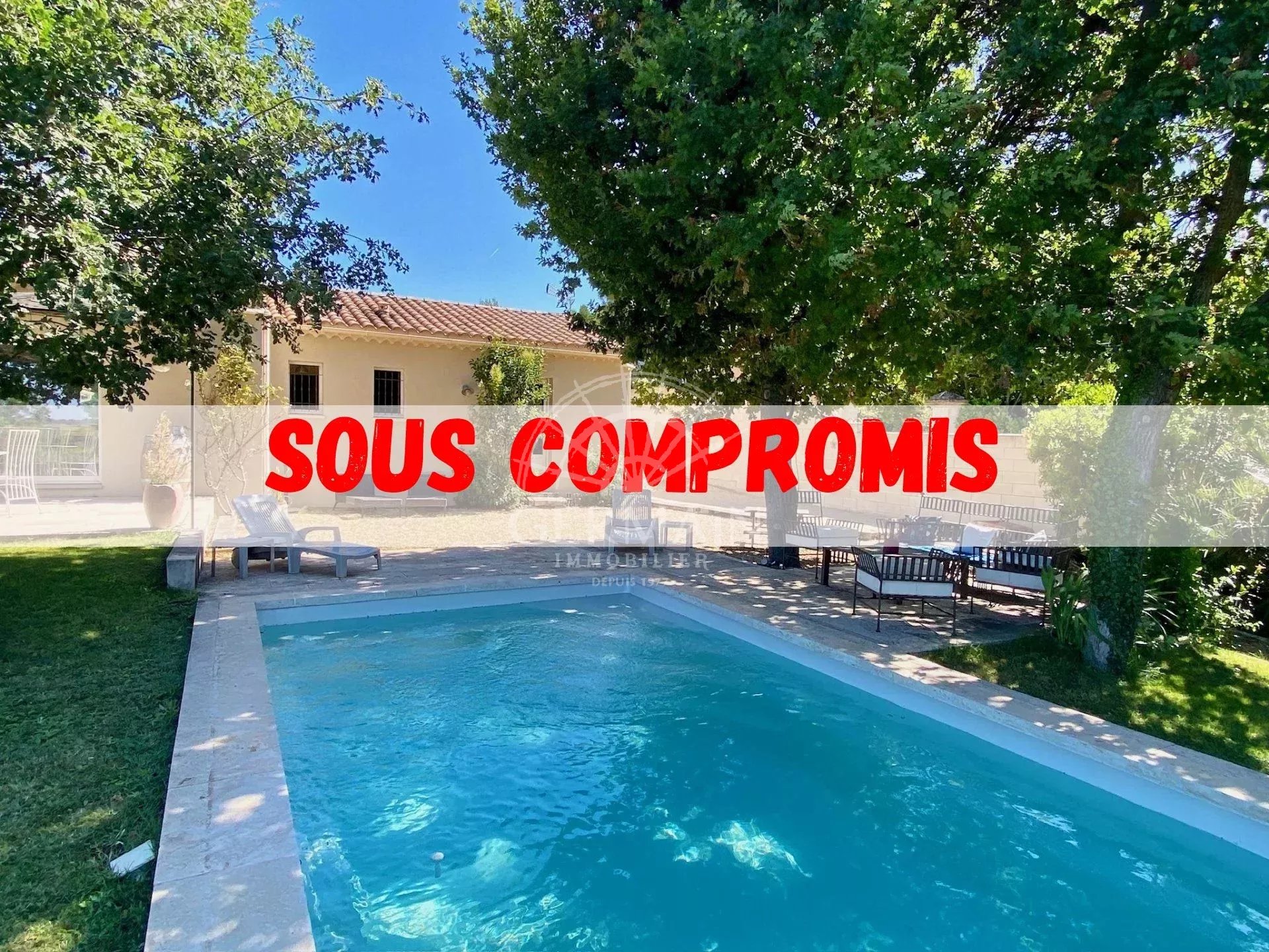 Saumane de vaucluse, Maison récente de 109 m² avec piscine sur un terrain clos de 1558 m² à proximité du golf de saumane.