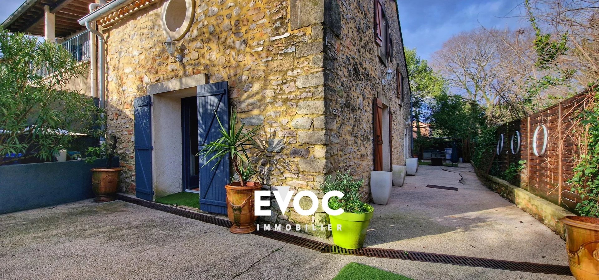 Maison T4 - 141m²  Caractère, calme et piscine