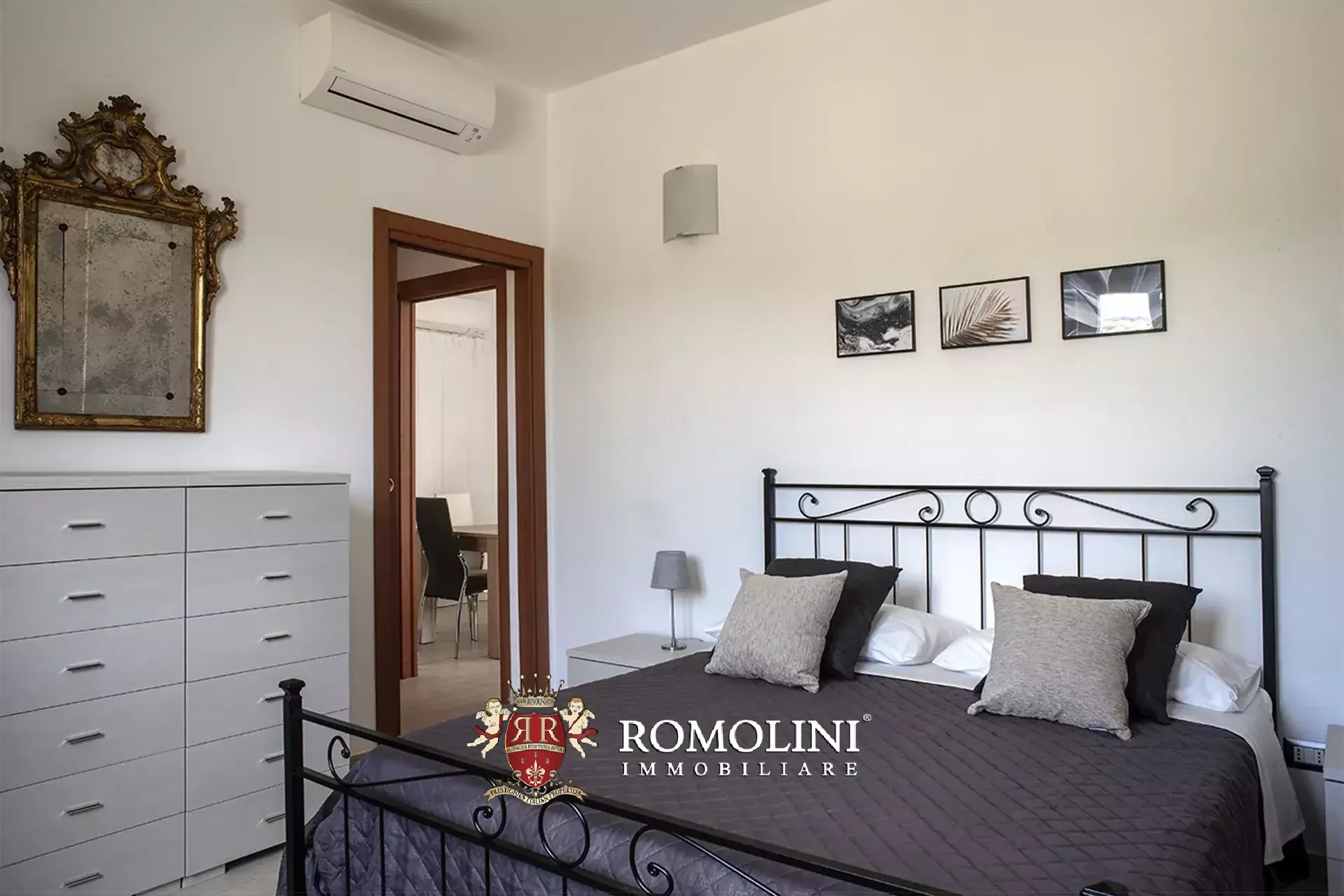 2 Bedroom Vineyard's Image 20