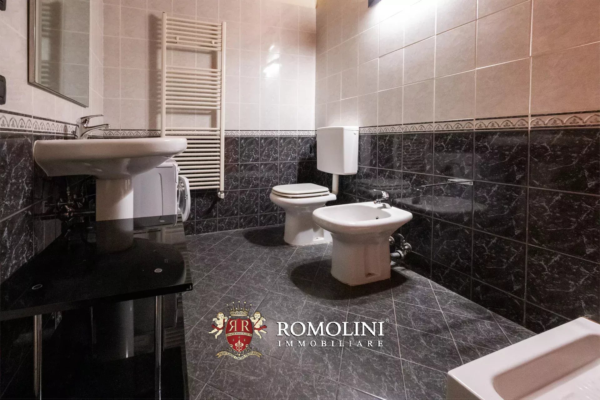 COZY 60-SQM PENTHOUSE FOR SALE IN THE HISTORICAL CENTER OF AREZZO