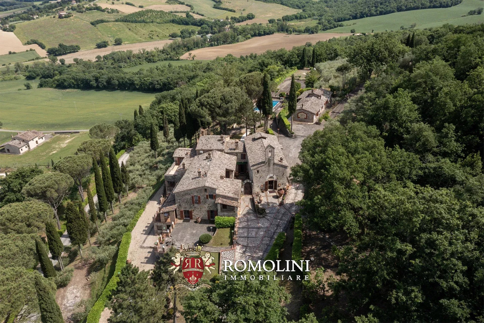 8 Bedroom Villa/Townhouse's Image 8