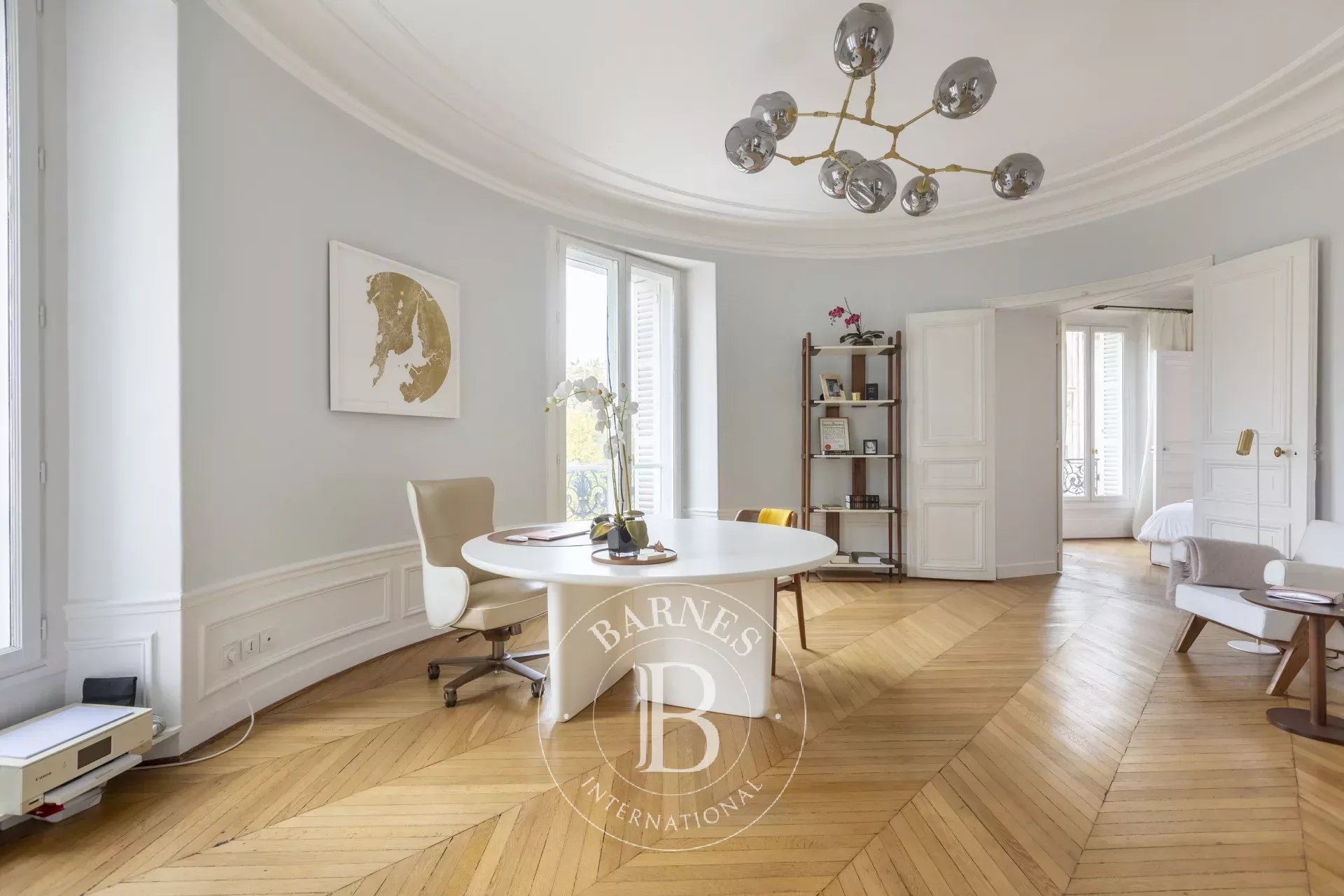 Paris 8 Étoile / Wagram - Renovated 3rd floor corner apartment - 3 or 4 bedrooms - picture 4