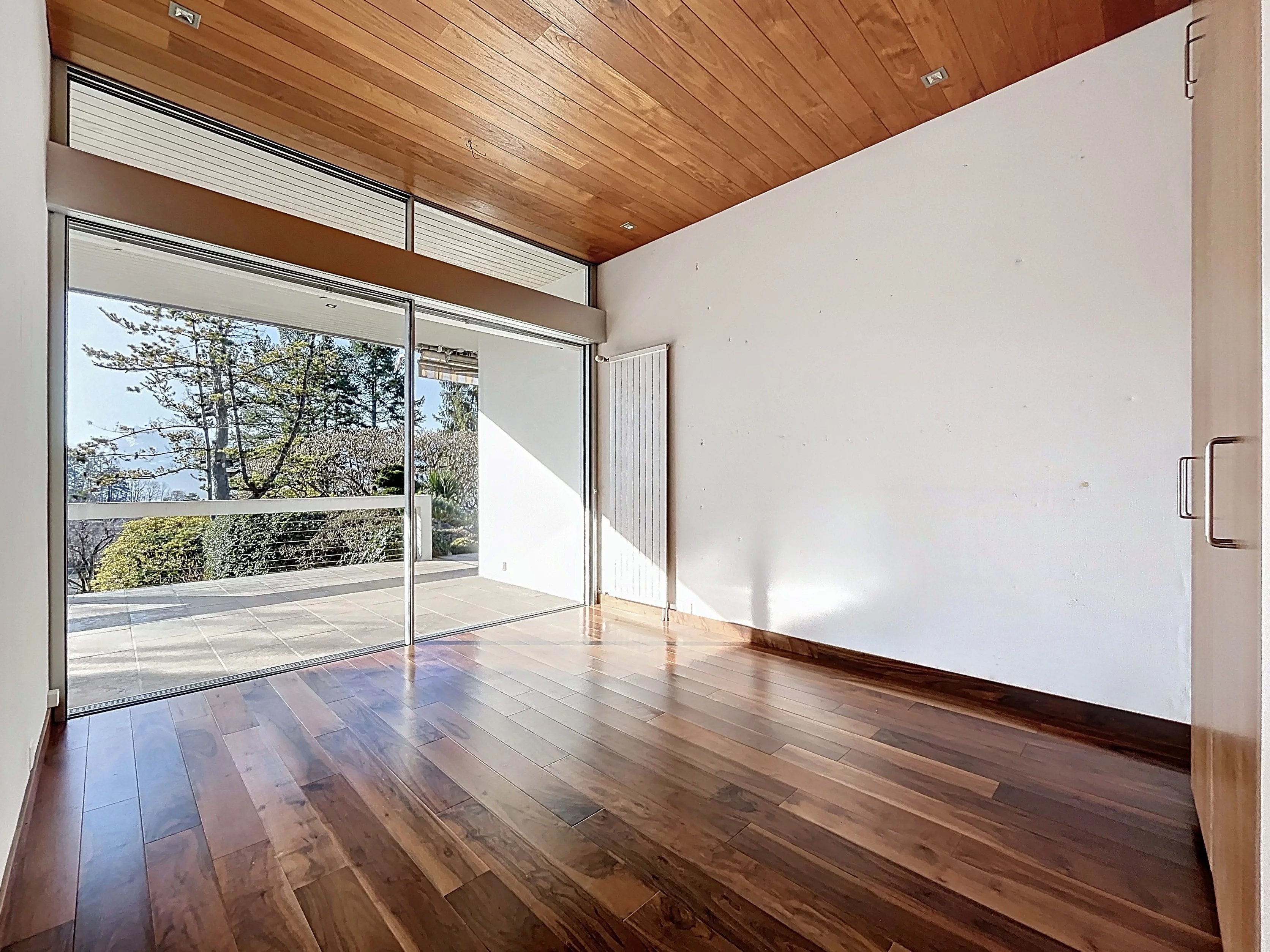 Propriété d’exception de 7.5 pièces avec piscine