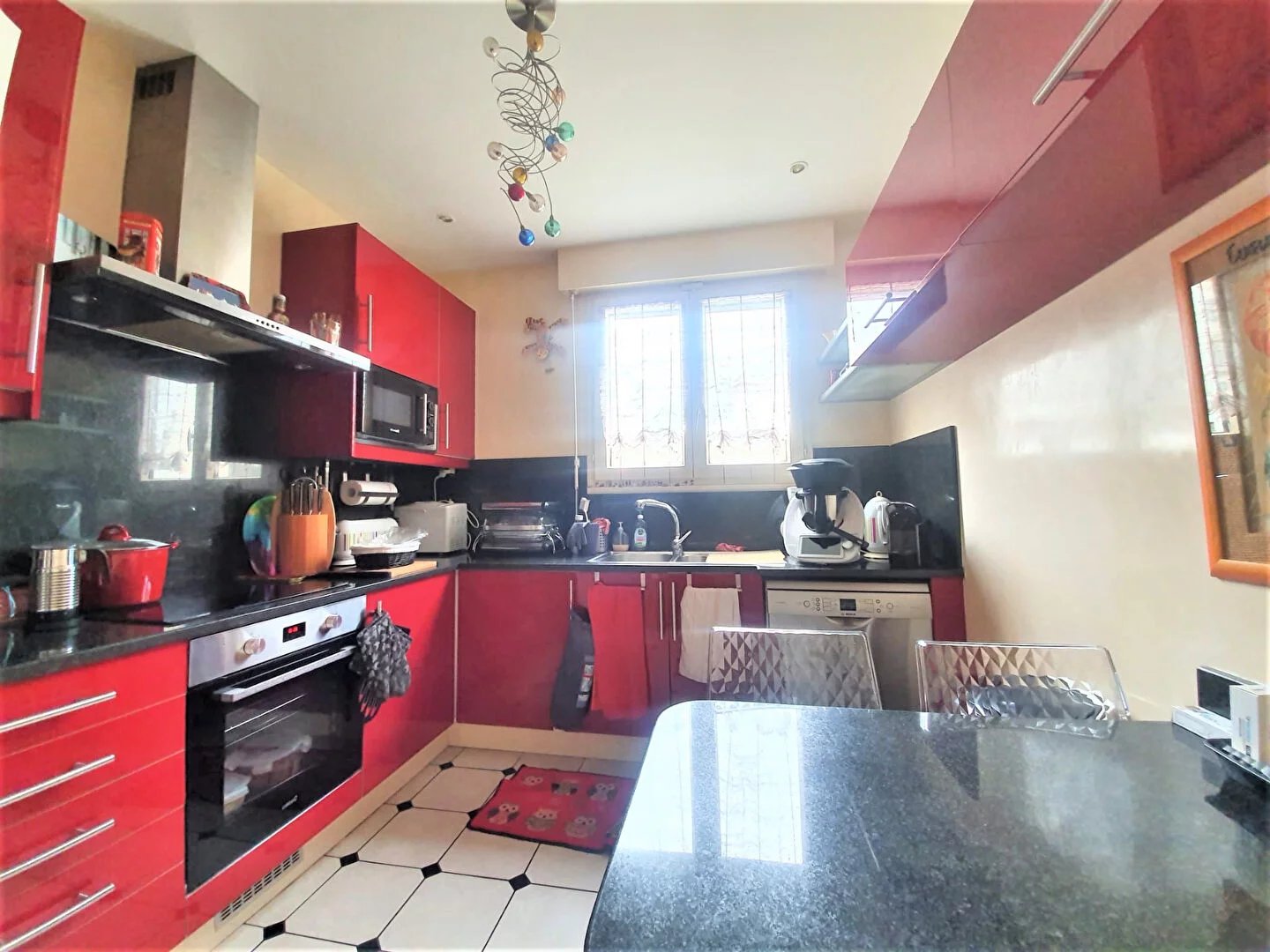 Spacieux Appartement 5 Pièces 117 m²  Courbevoie+ Verranda+Terrasse + 2 Parkings+Cave
