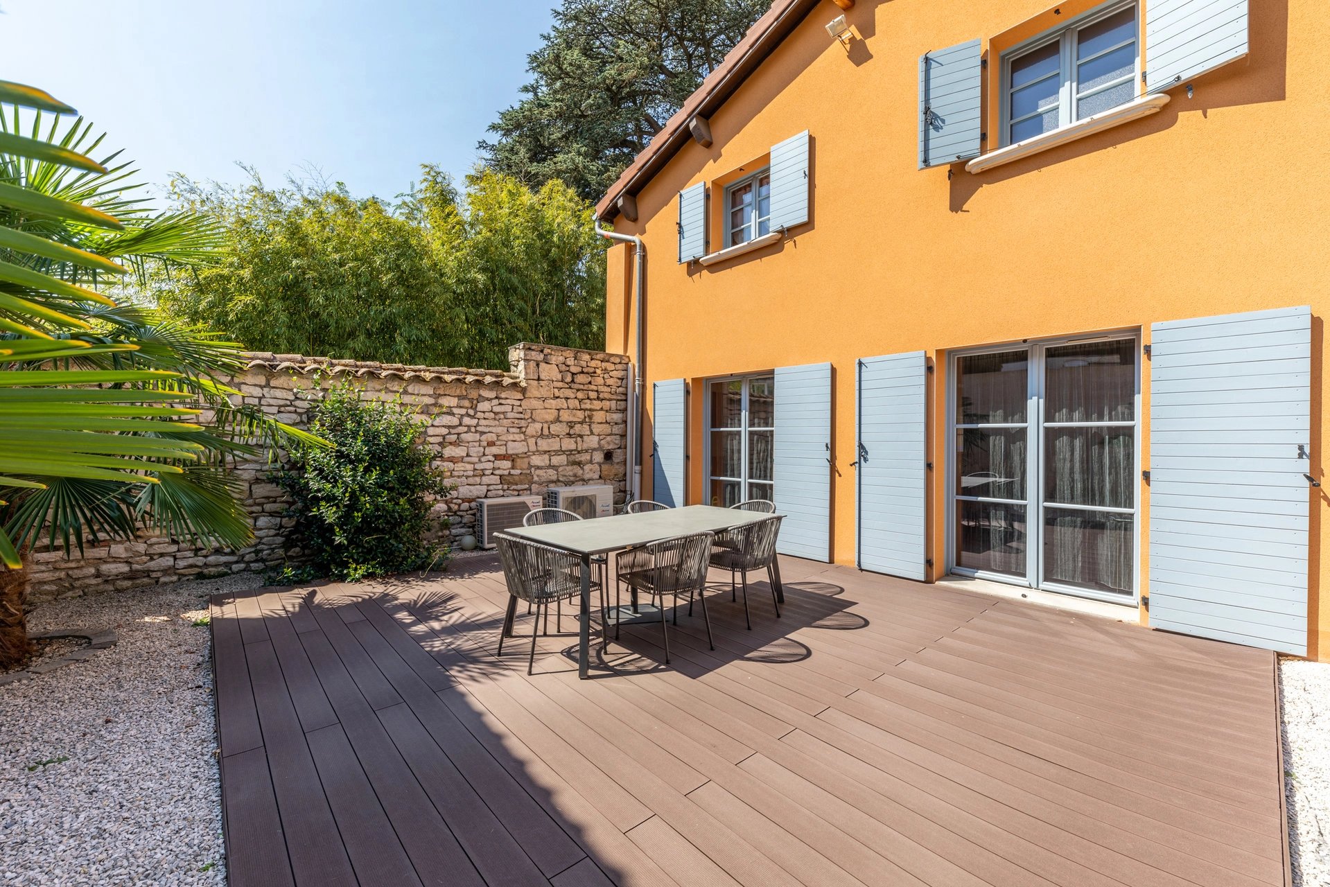 Maison rénovée au cœur de Anse avec jardin