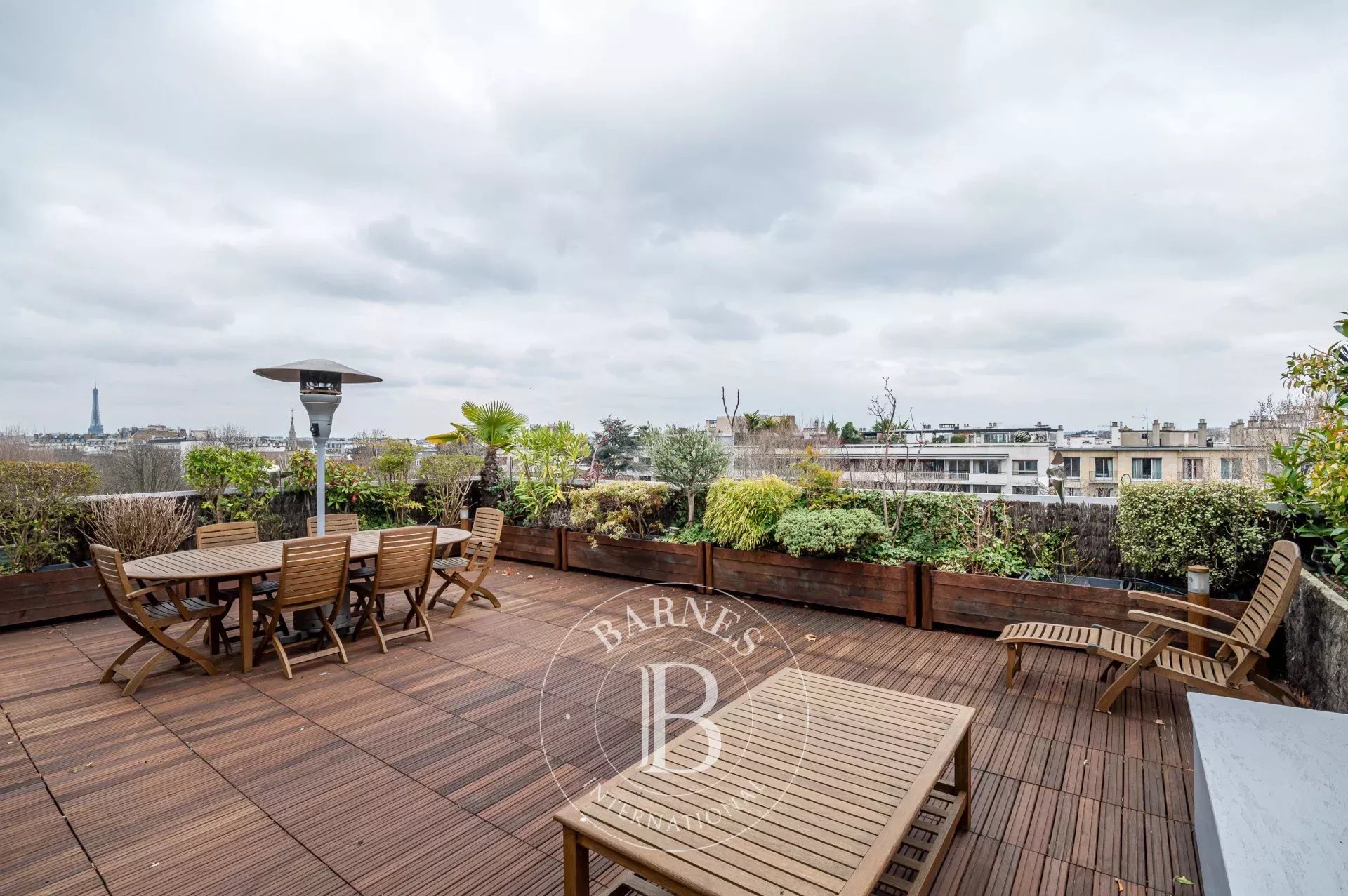Exclusive - Neuilly - Victor Hugo - Pasteur - 3-bedroom apartment - Top floor - Terrace