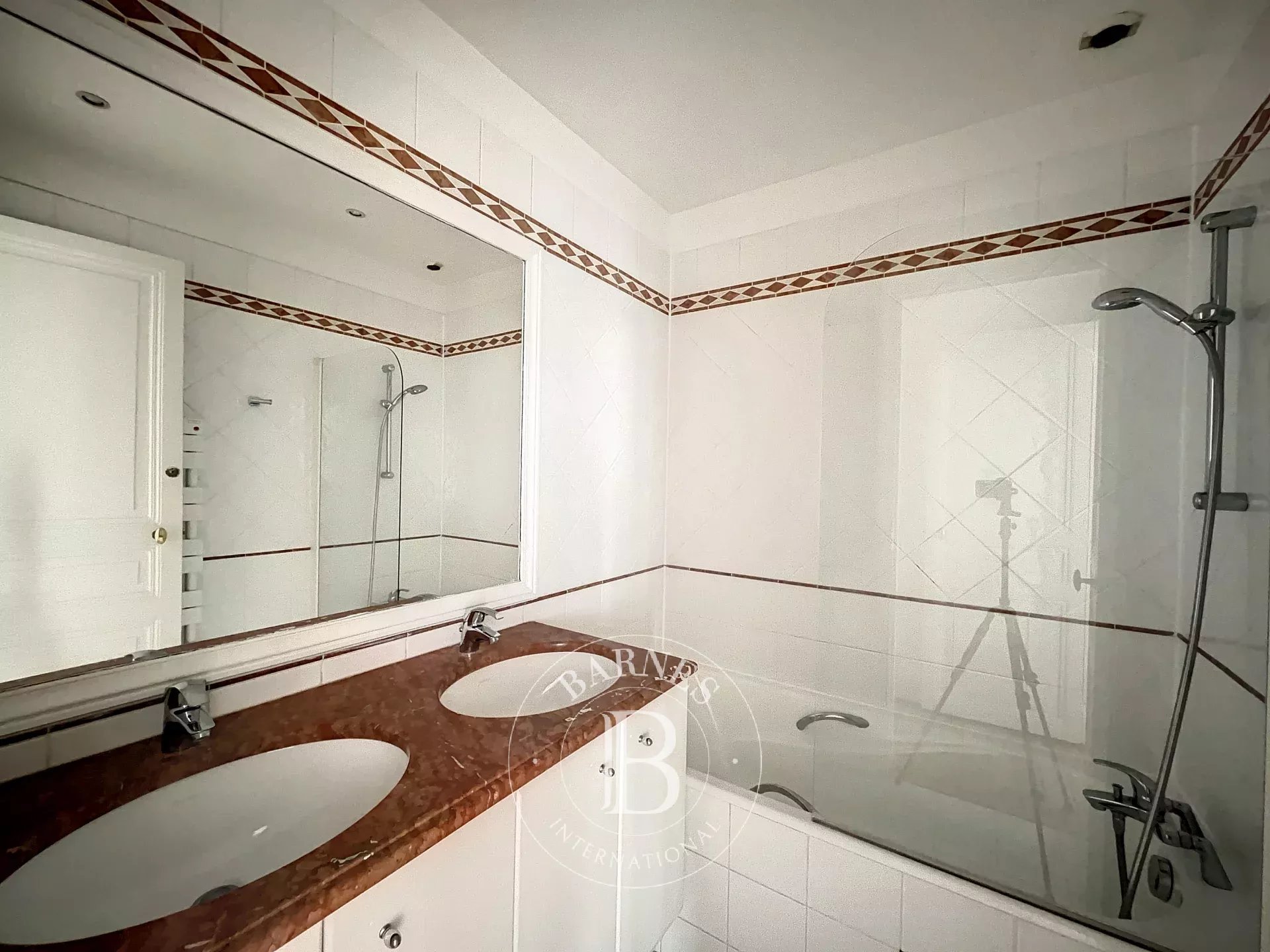 Daire Paris 8ème - picture 6