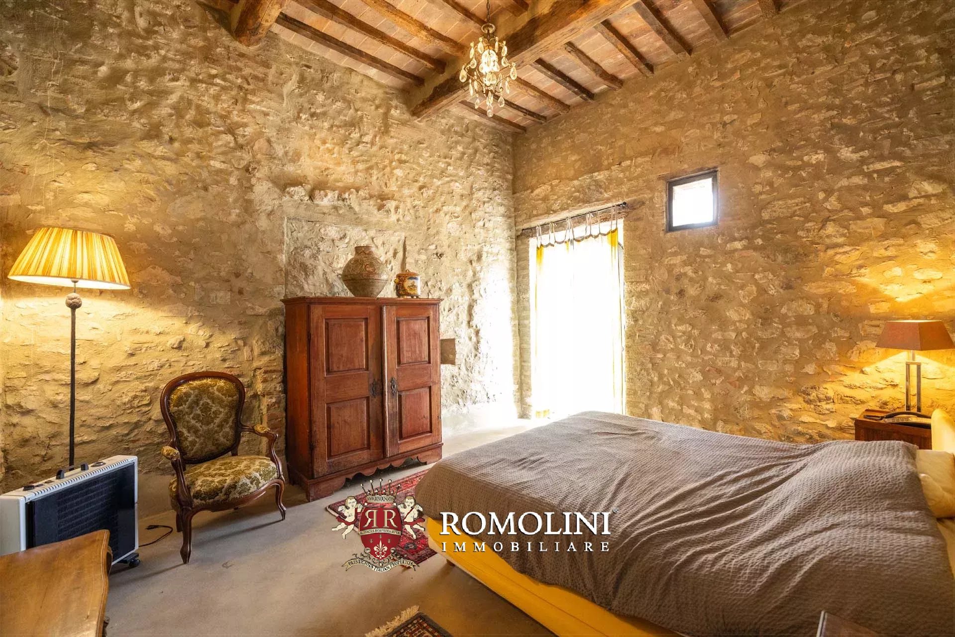 7 Bedroom Villa/Townhouse's Image 29