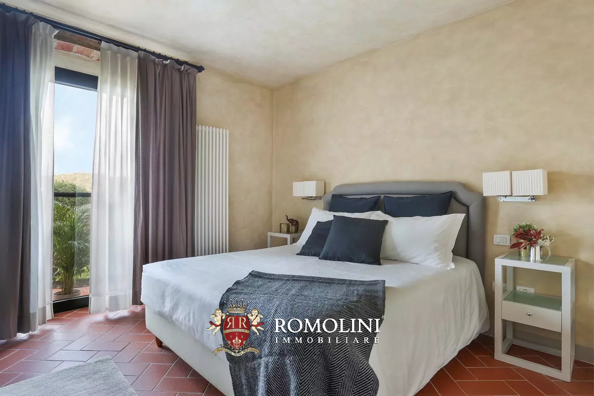 25 Bedroom Vineyard's Image 131