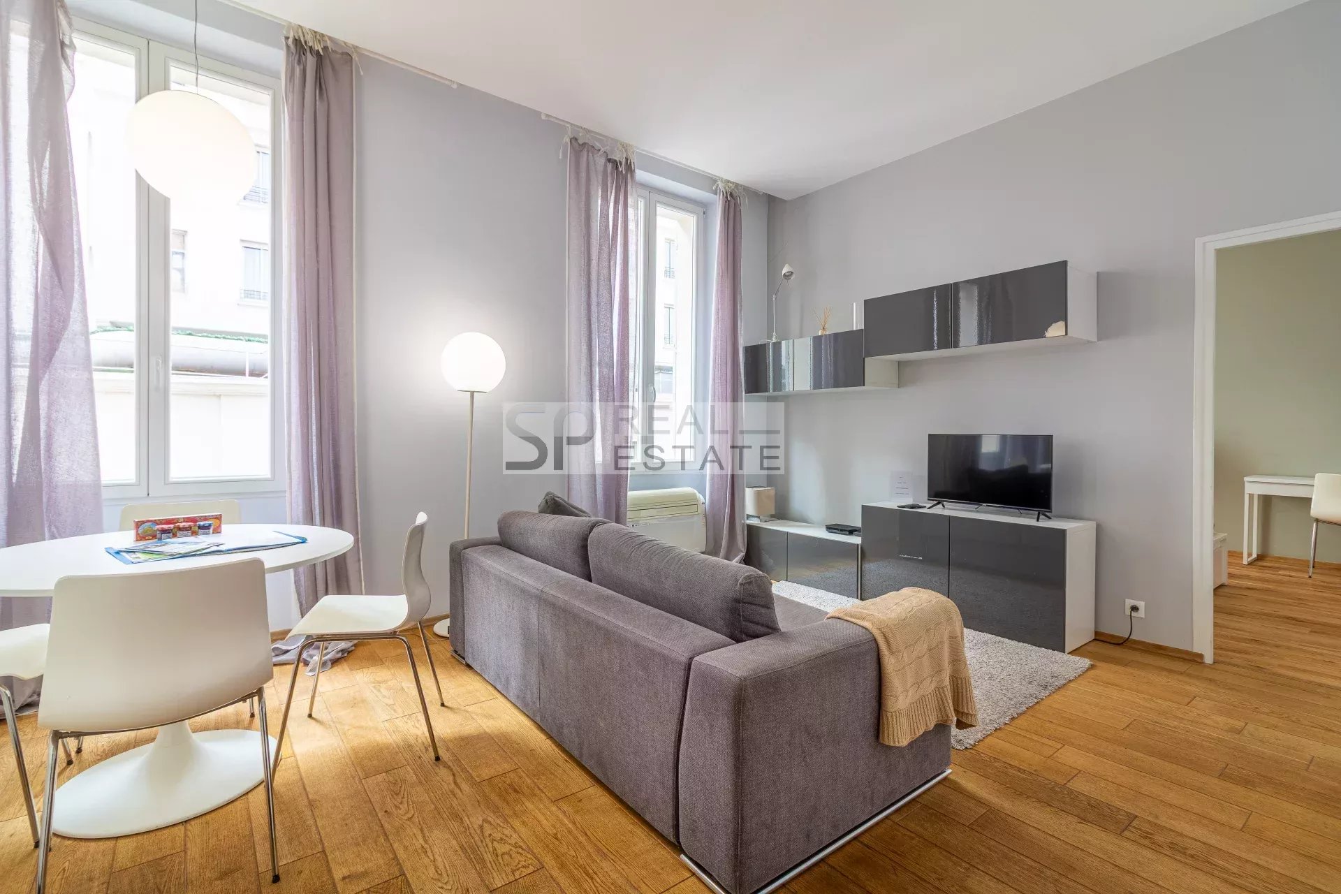 Agence immobilière de 