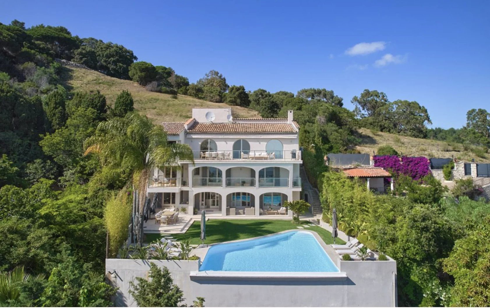 SUPER CANNES  -VUE MER PANORAMIQUE  – 320M2