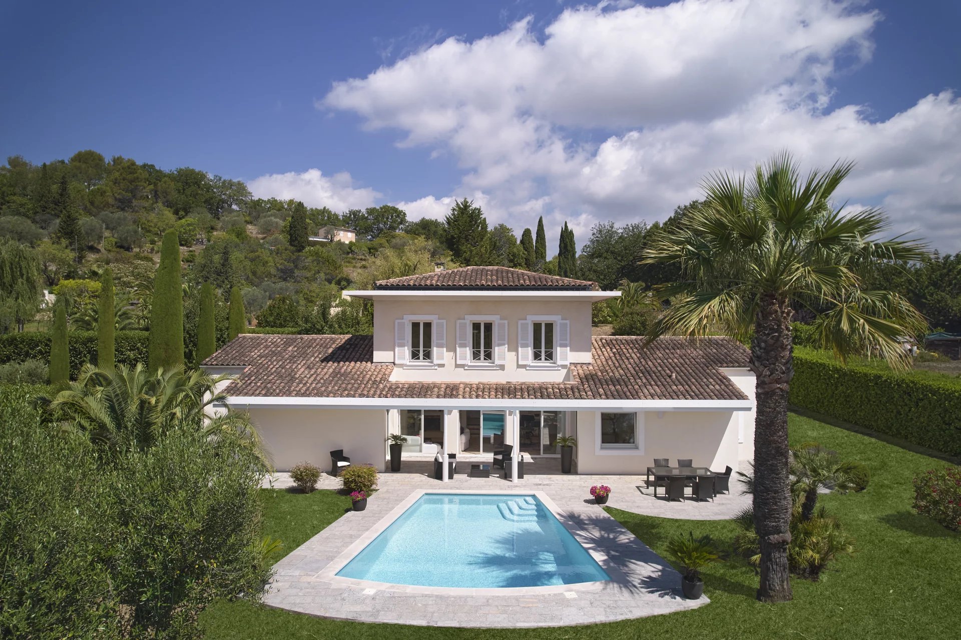 Sale House Valbonne