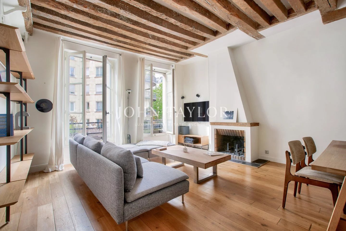 Sale Apartment Paris 7th Saint-Thomas-d'Aquin