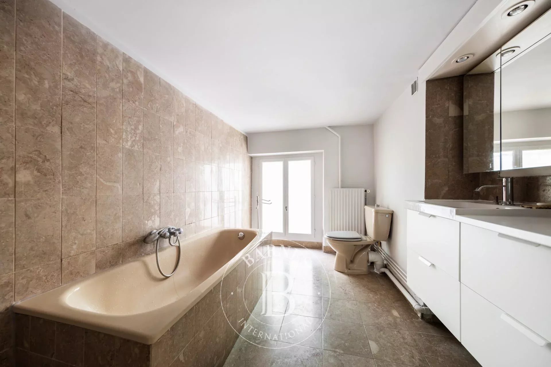 Daire Paris 4ème - picture 8