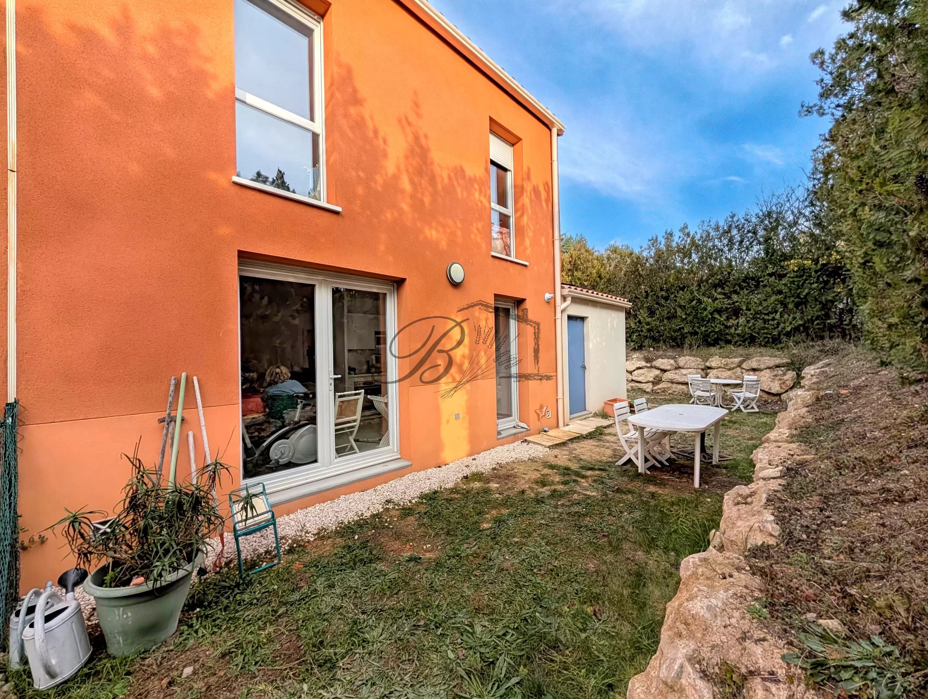 Exclusivité vente maison T4 avec jardin, garage et parking à Pertuis.