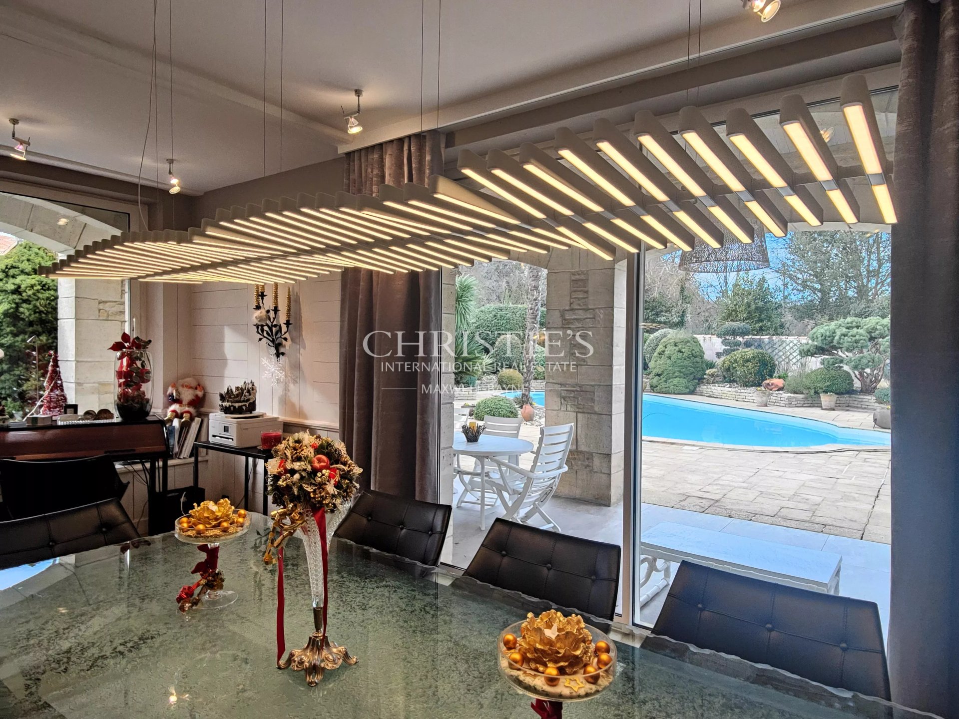 5 Bedroom Villa/Townhouse's Image 5