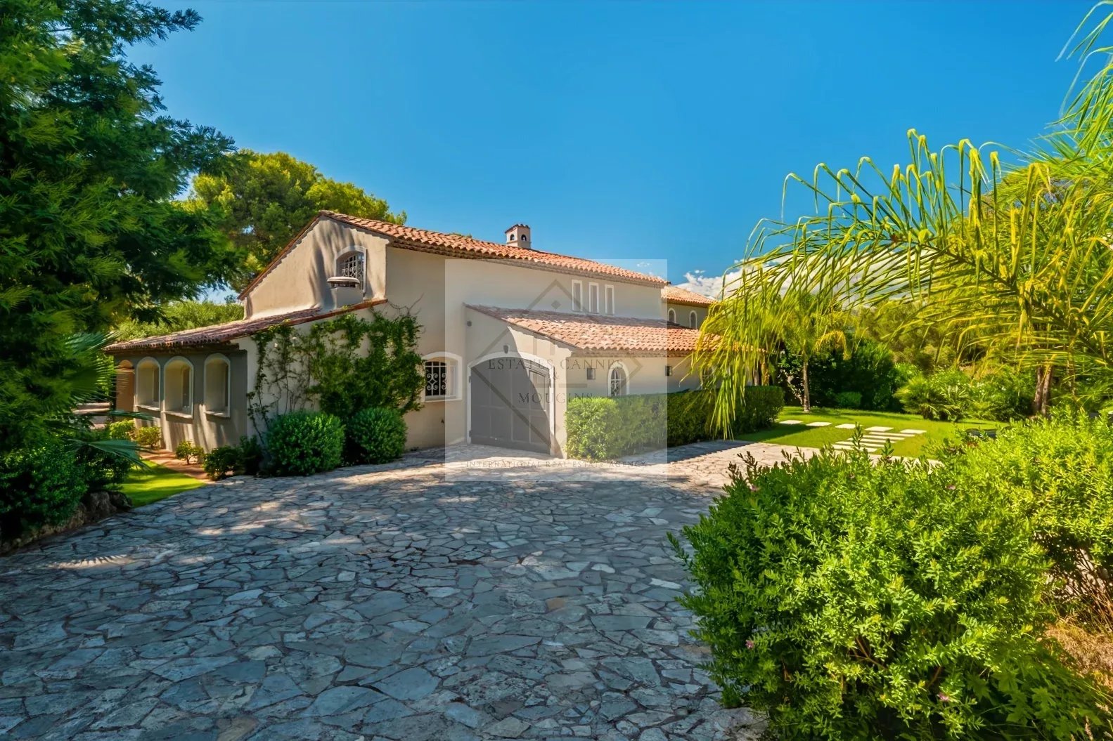 Superbe villa neuve de style provençal – Vue panoramique & intimité absolue — photo 37