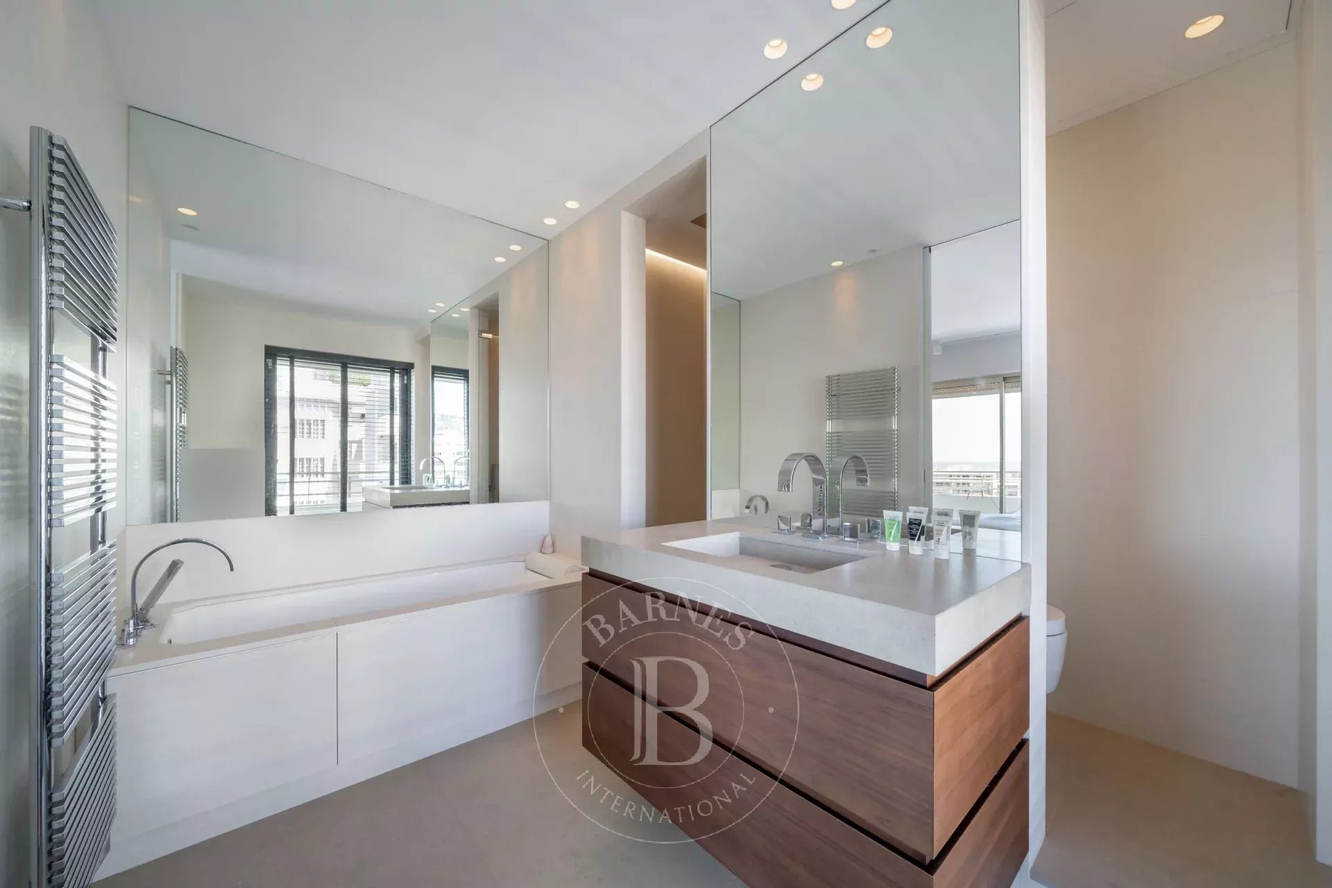 CO-EXCLUSIVITY - CANNES CROISETTE - 6-ROOM APARTMENT - MODERN - PANORAMIC SEA VIEW - picture 12