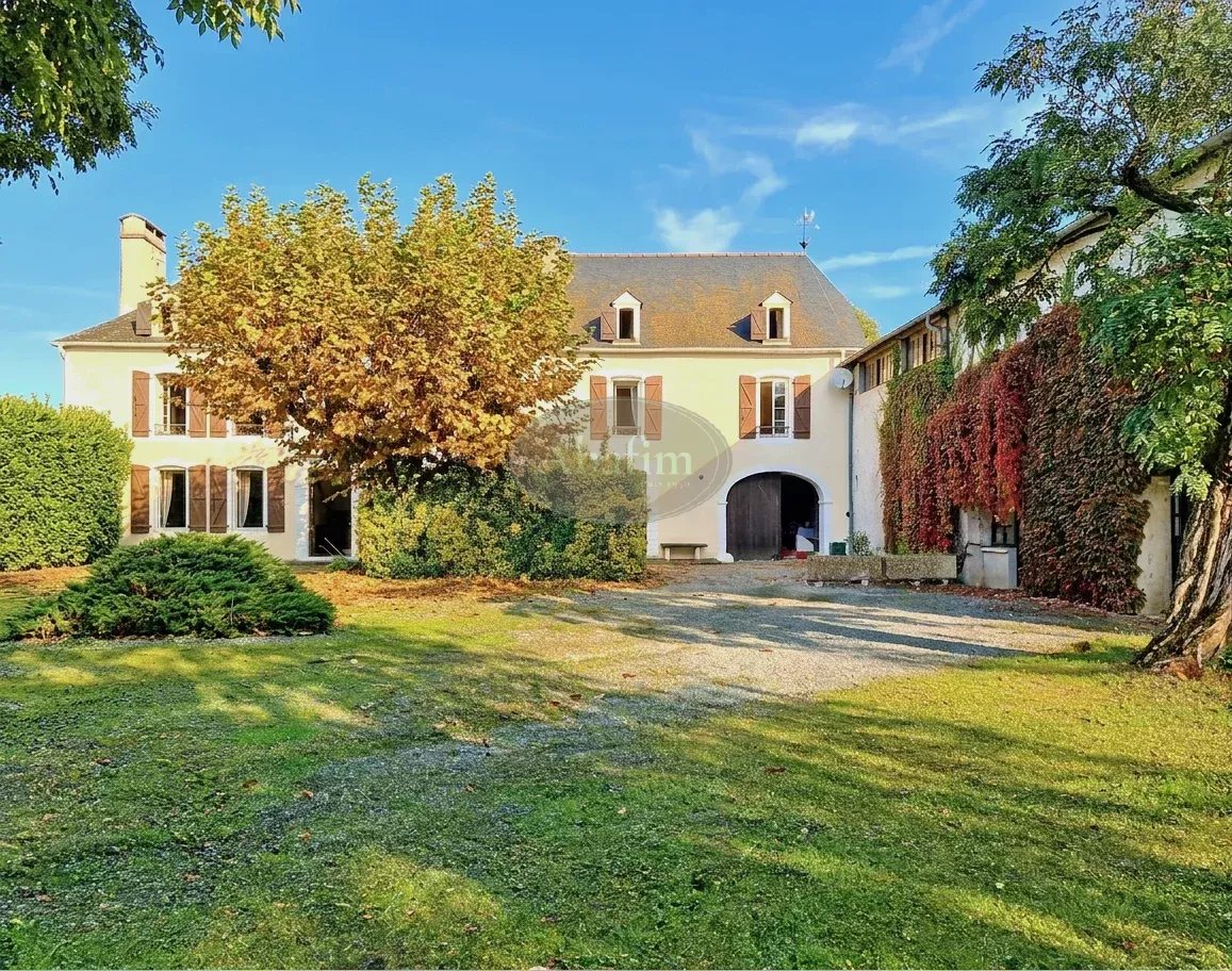 Casa 282m², piscina, taller 470m².
