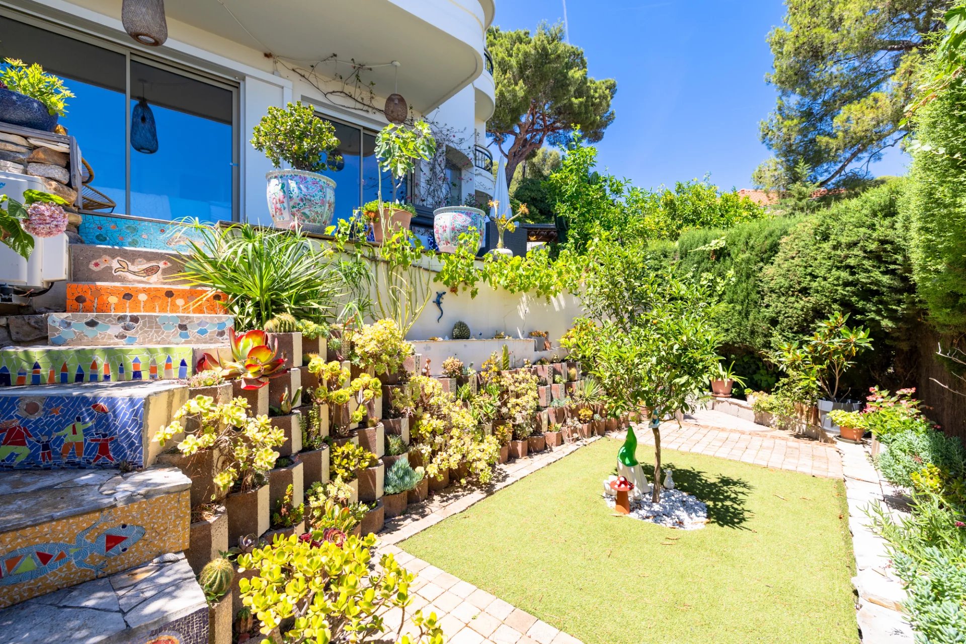 CO-EXCLUSIVE -APARTMENT FOR SALE IN NICE – DAUPHINE – PARC IMPERIAL – 150 M² TERRACE AND GARDEN – PANORAMIC SEA VIEW