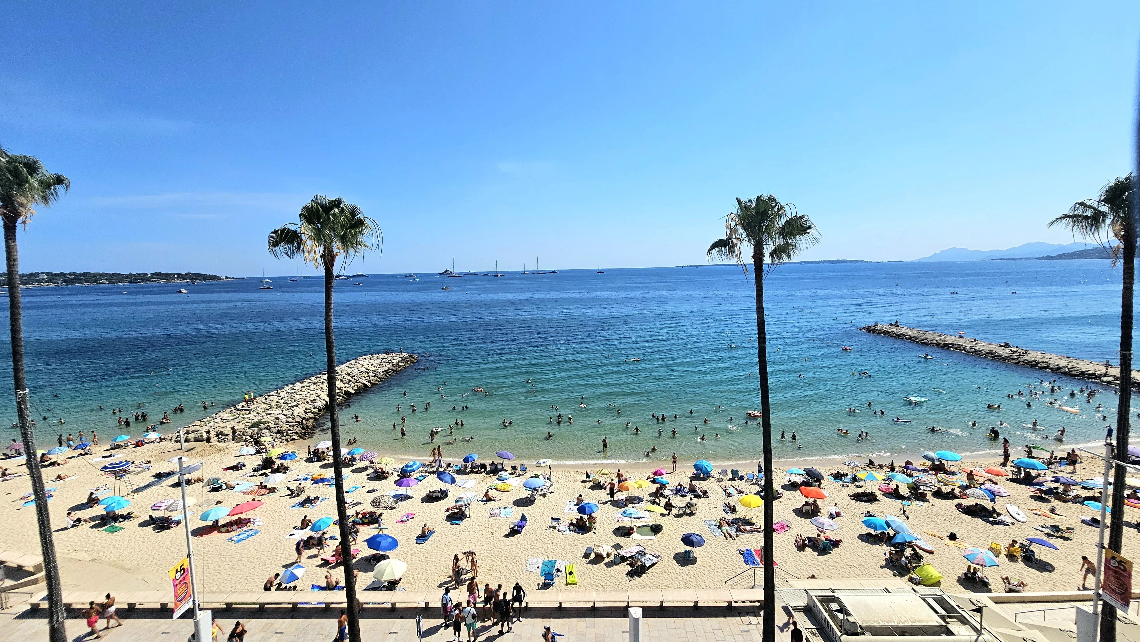 A VENDRE Juan-les-Pins | 4 pièces étage élevé face mer 1er rang