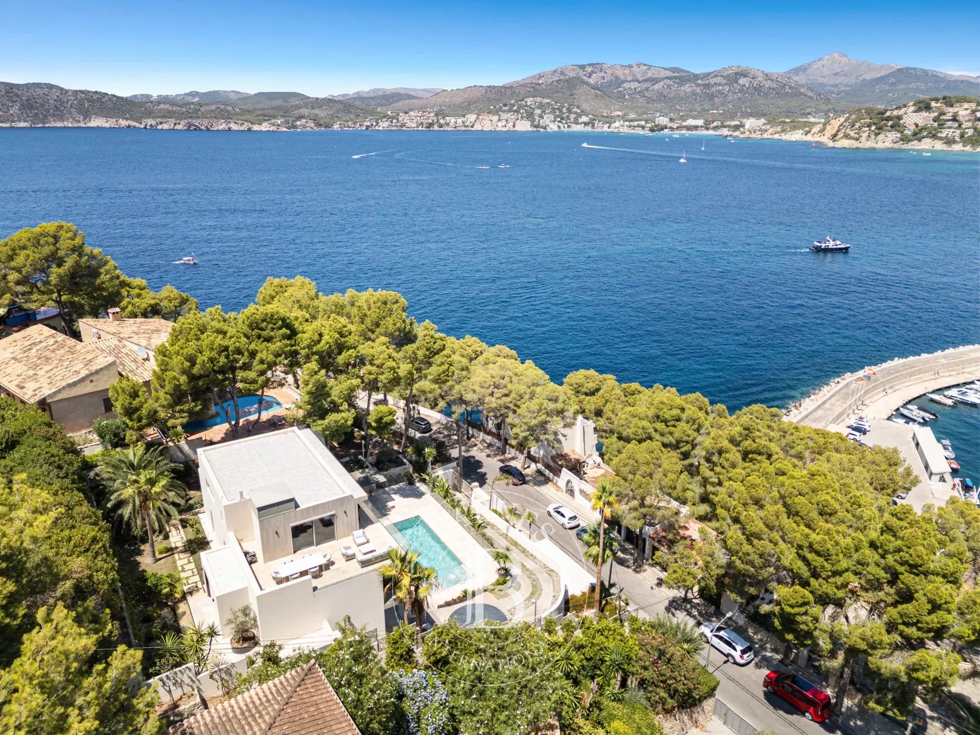 Villa Lotus – Exclusive Luxury Villa with Spa and Sea Views in Santa Ponsa - 4/24