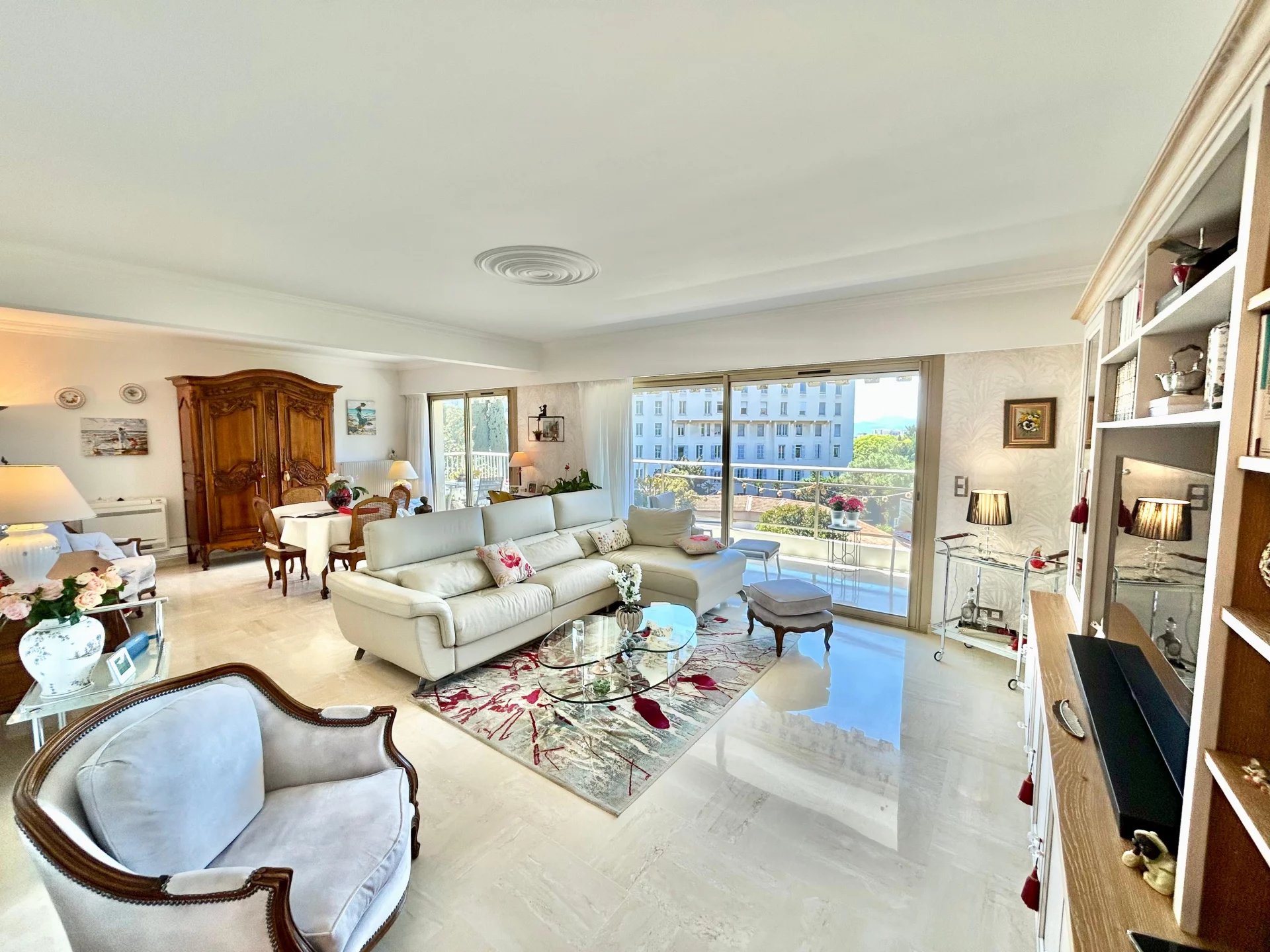 Montrose – Top floor with terrace, bright 4-room apartment with double garage