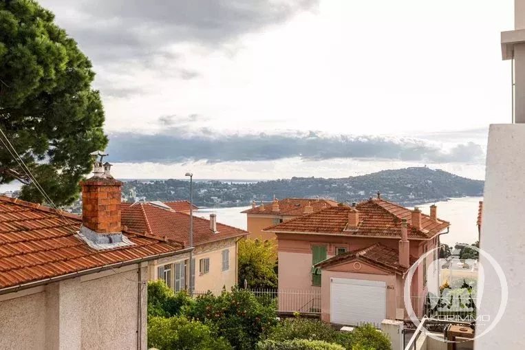 VILLEFRANCHE-SUR-MER, 1-BEDROOM APARTMENT WITH TERRACE
