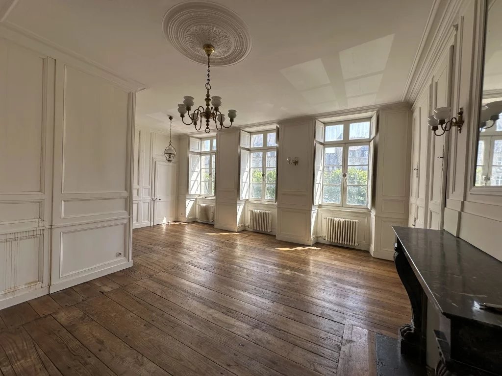 Dinan Centre Historique | Appartement bourgeois de 210 m² -L&rsquo;esprit d&rsquo;une maison de ville -Bien d&rsquo;exception